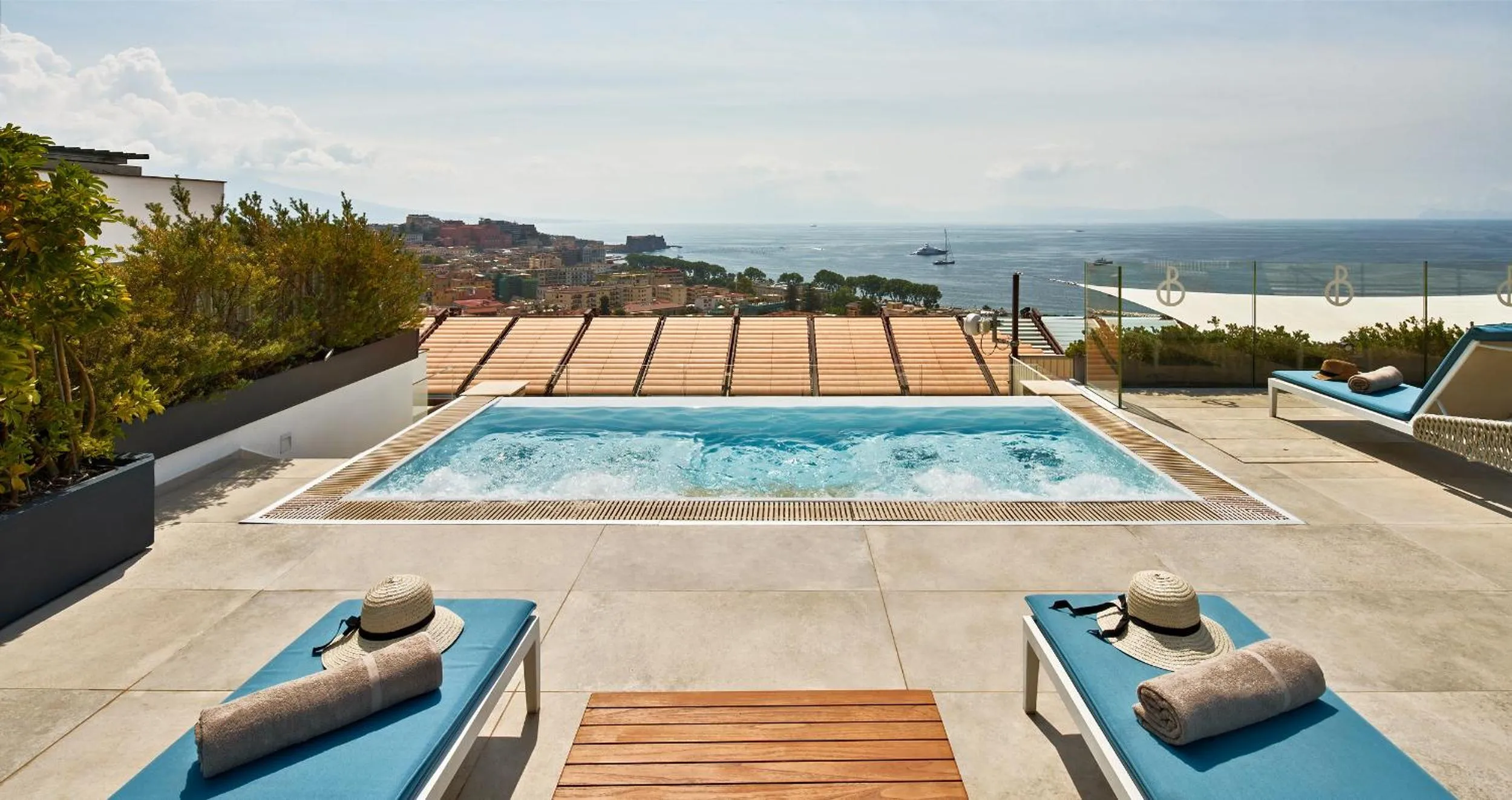 Hot Tub in De Bonart Naples, Curio Collection By Hilton