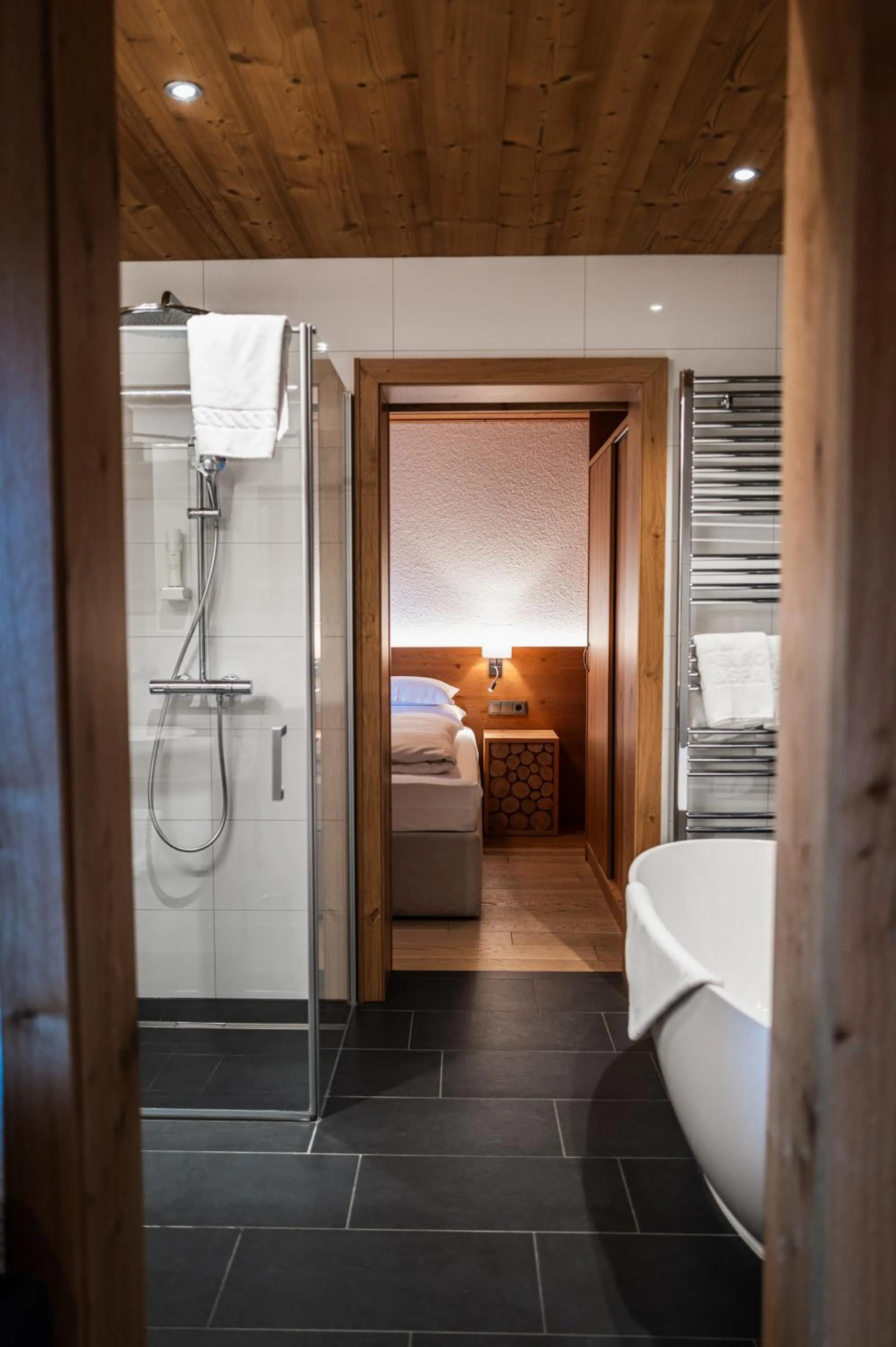 Bathroom, Bed in Aktiv & Spa Hotel Alpenrose