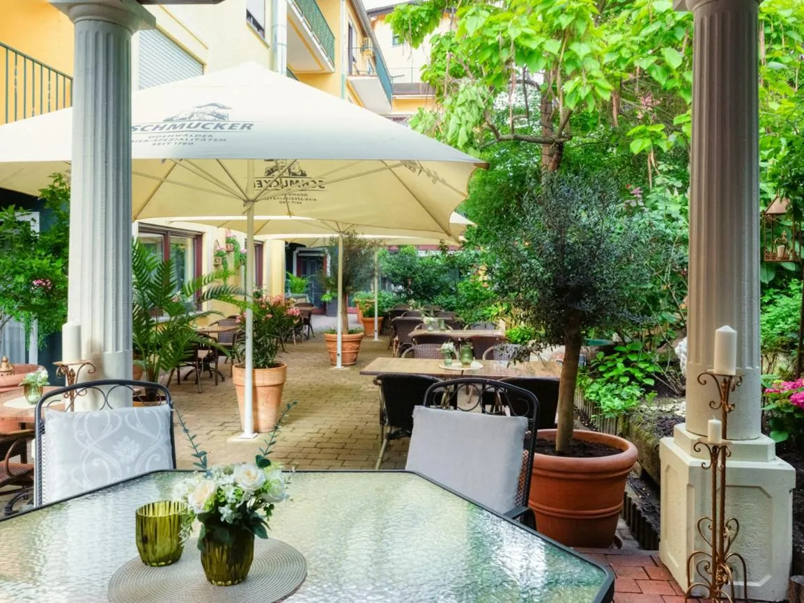 Restaurant/places to eat in Hotel-Restaurant Central am Königshof