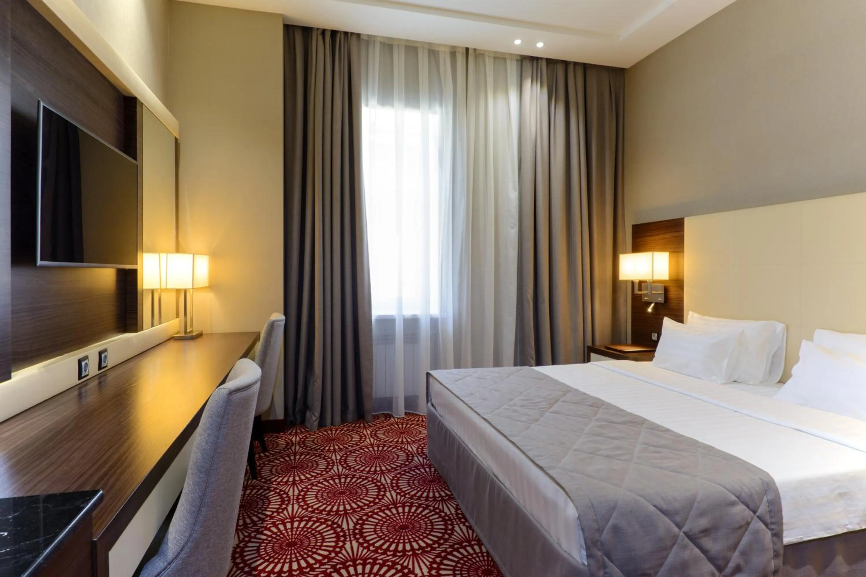 Photo of the whole room, Bed in Hotel Senator