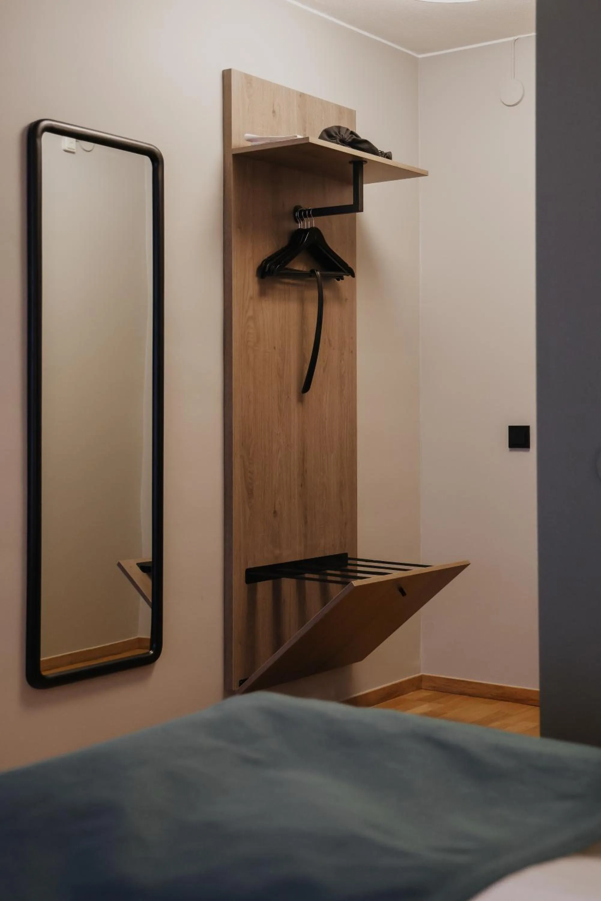 wardrobe, Bed in Quality Hotel Grand Falun
