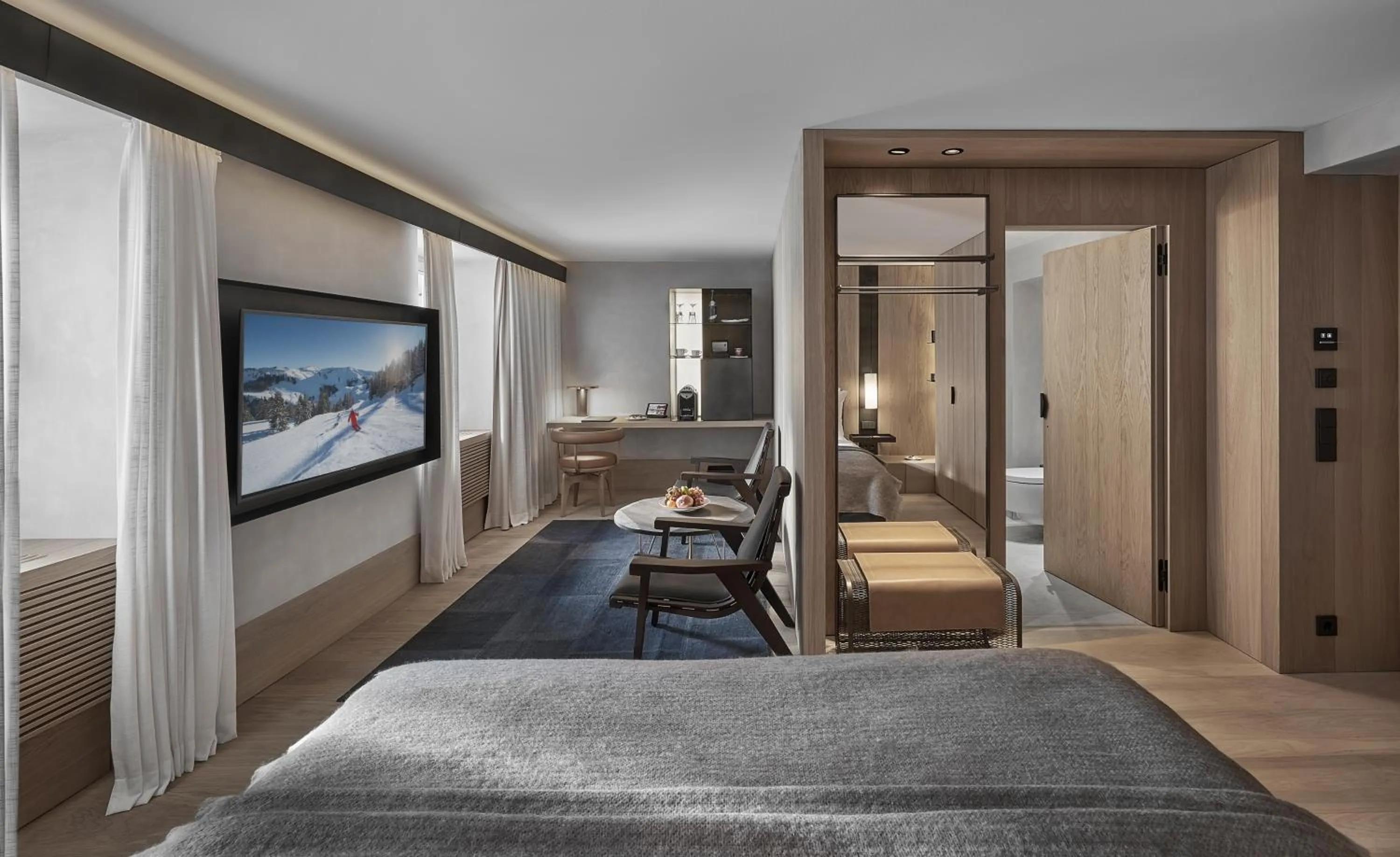 TV and multimedia, Bed in Hotel Weisses Roessl