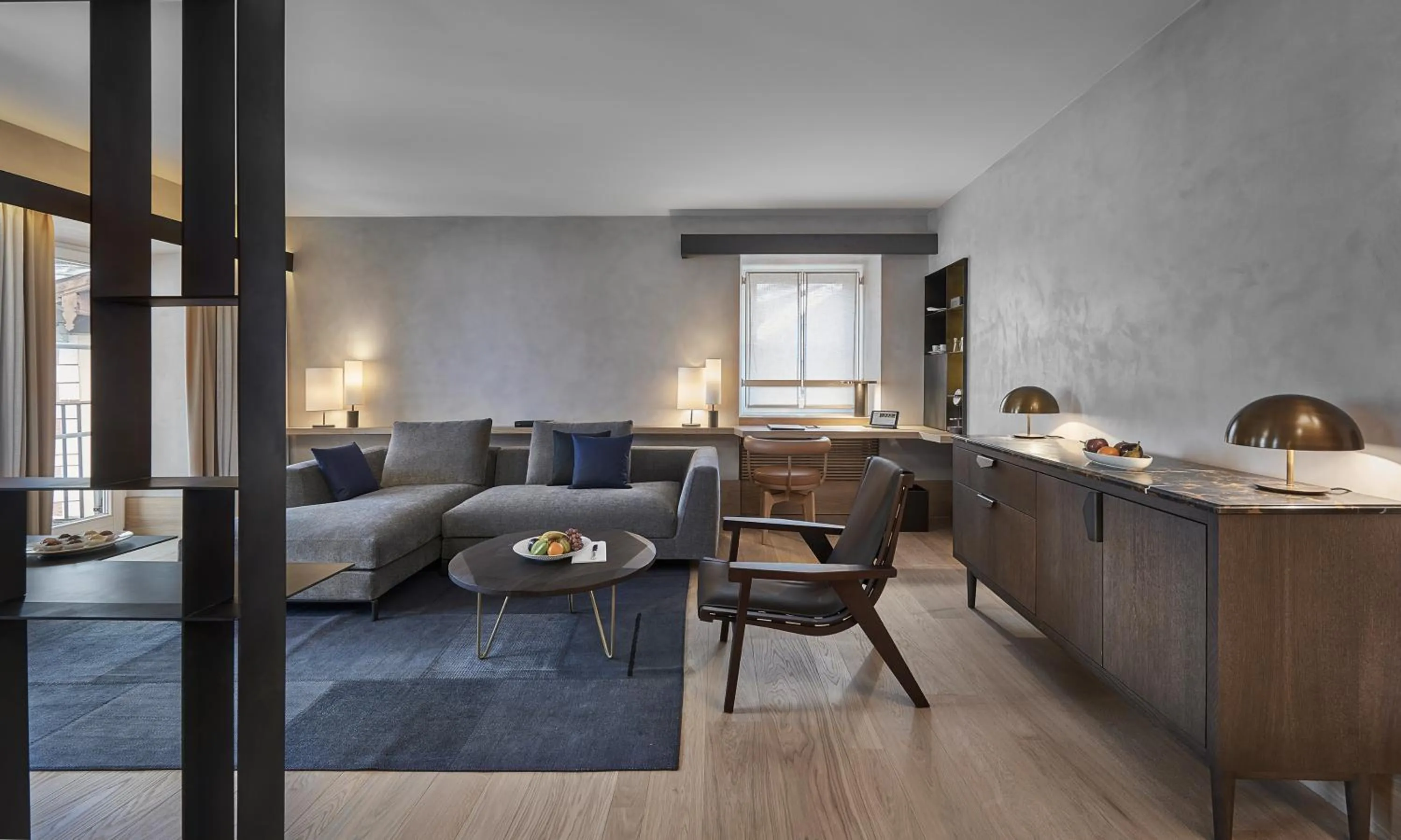 Living room, Bed in Hotel Weisses Roessl