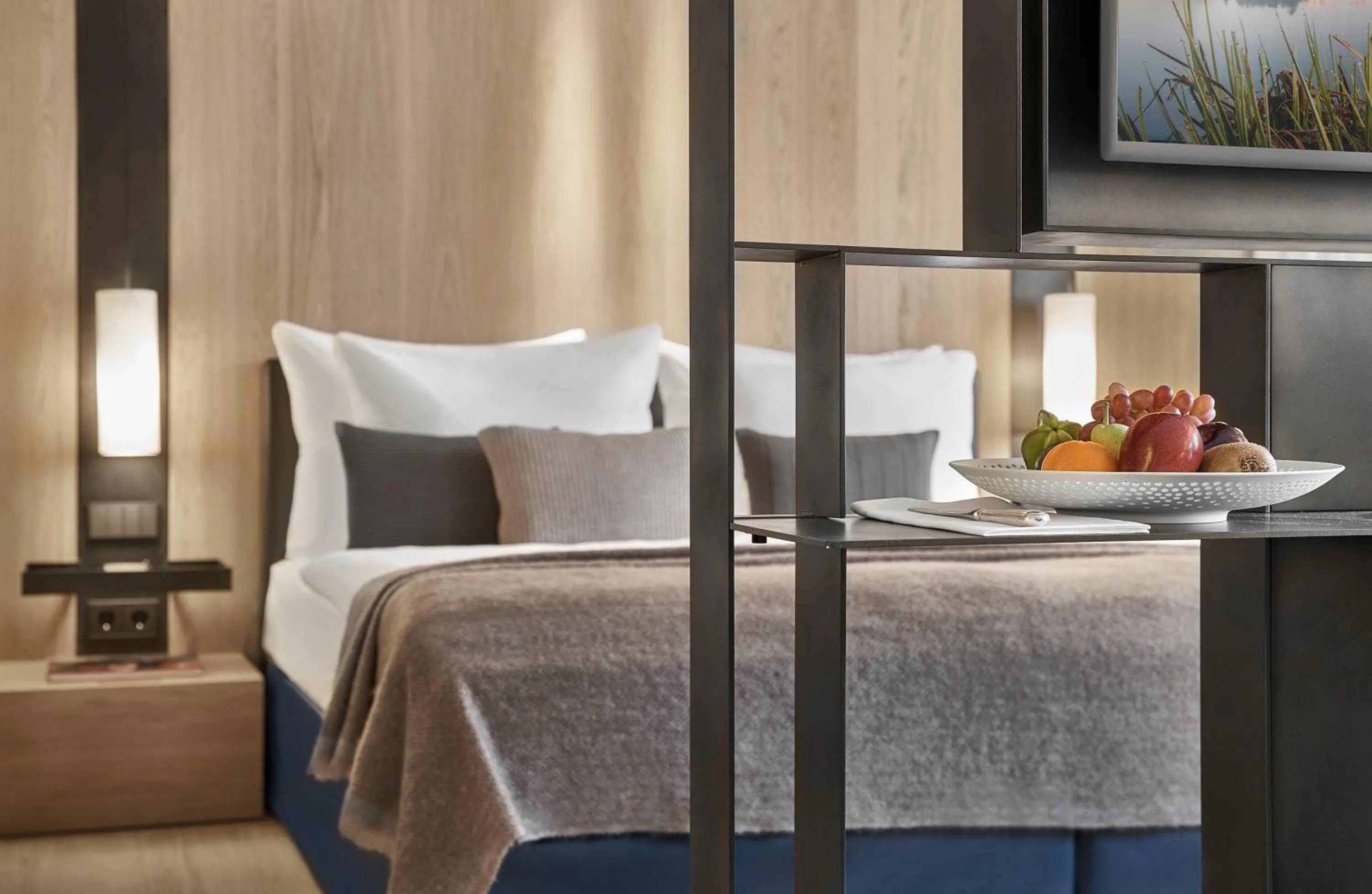 Shower, Bed in Hotel Weisses Roessl