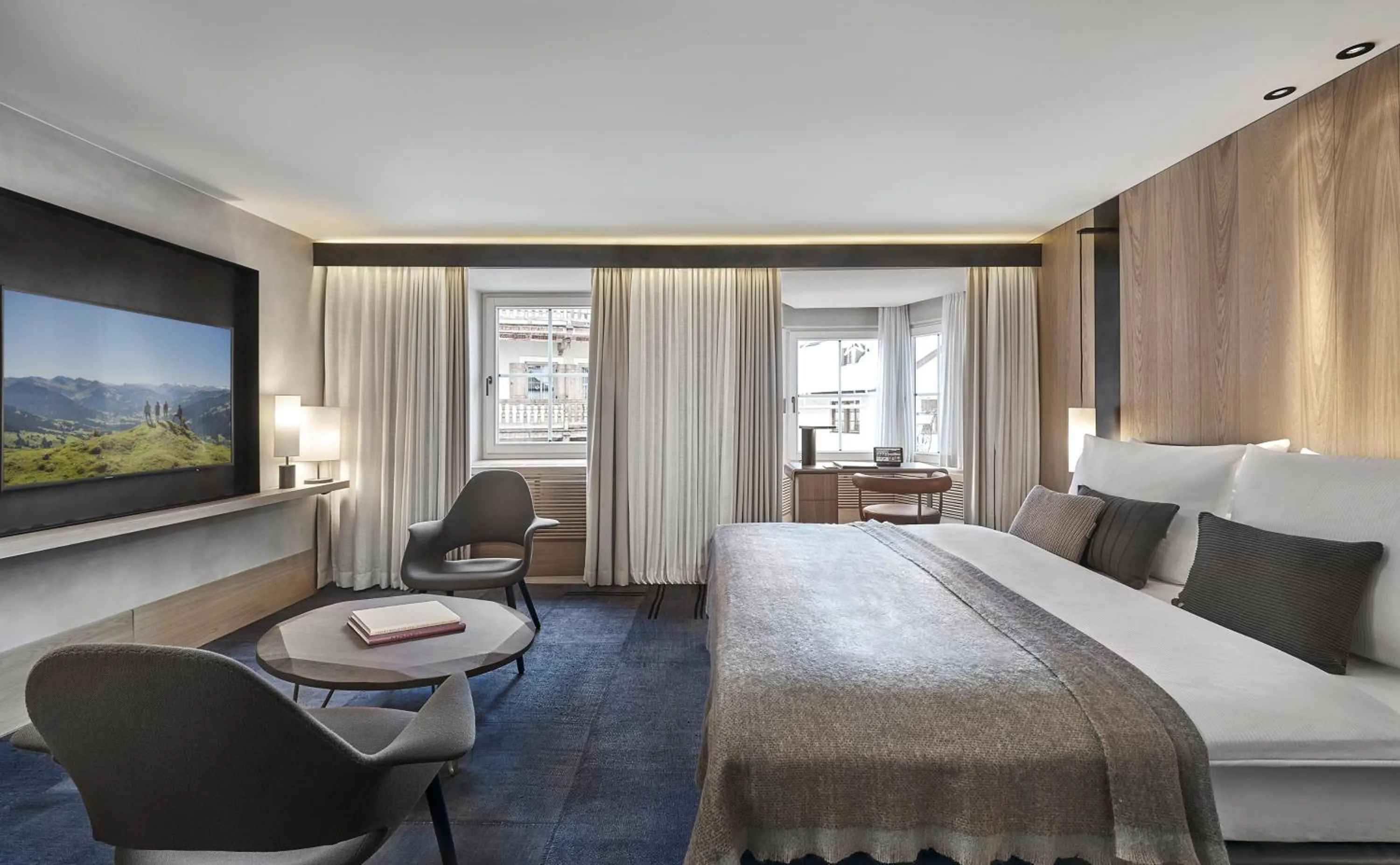 Photo of the whole room, Bed in Hotel Weisses Roessl