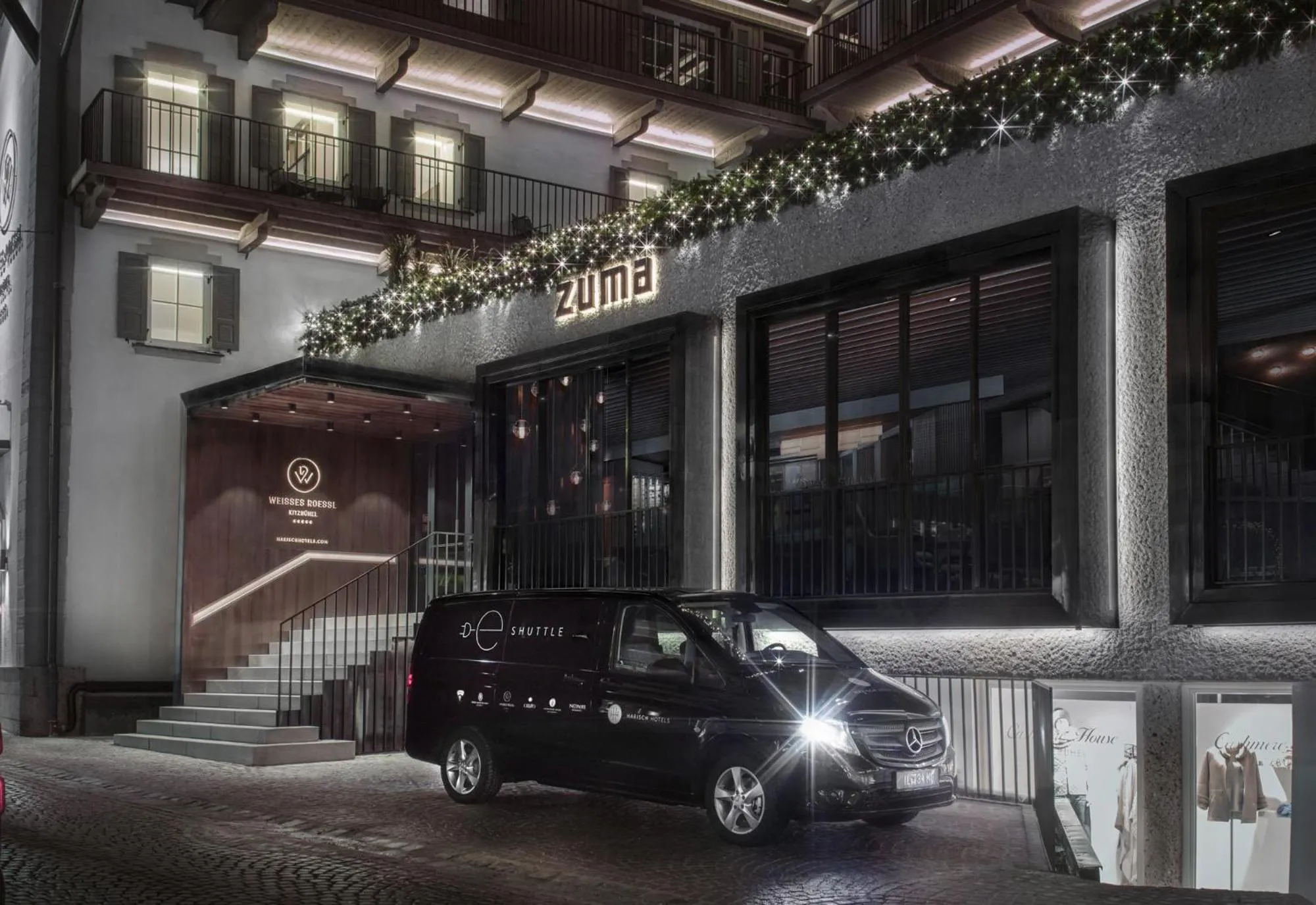 Property building in Hotel Weisses Roessl