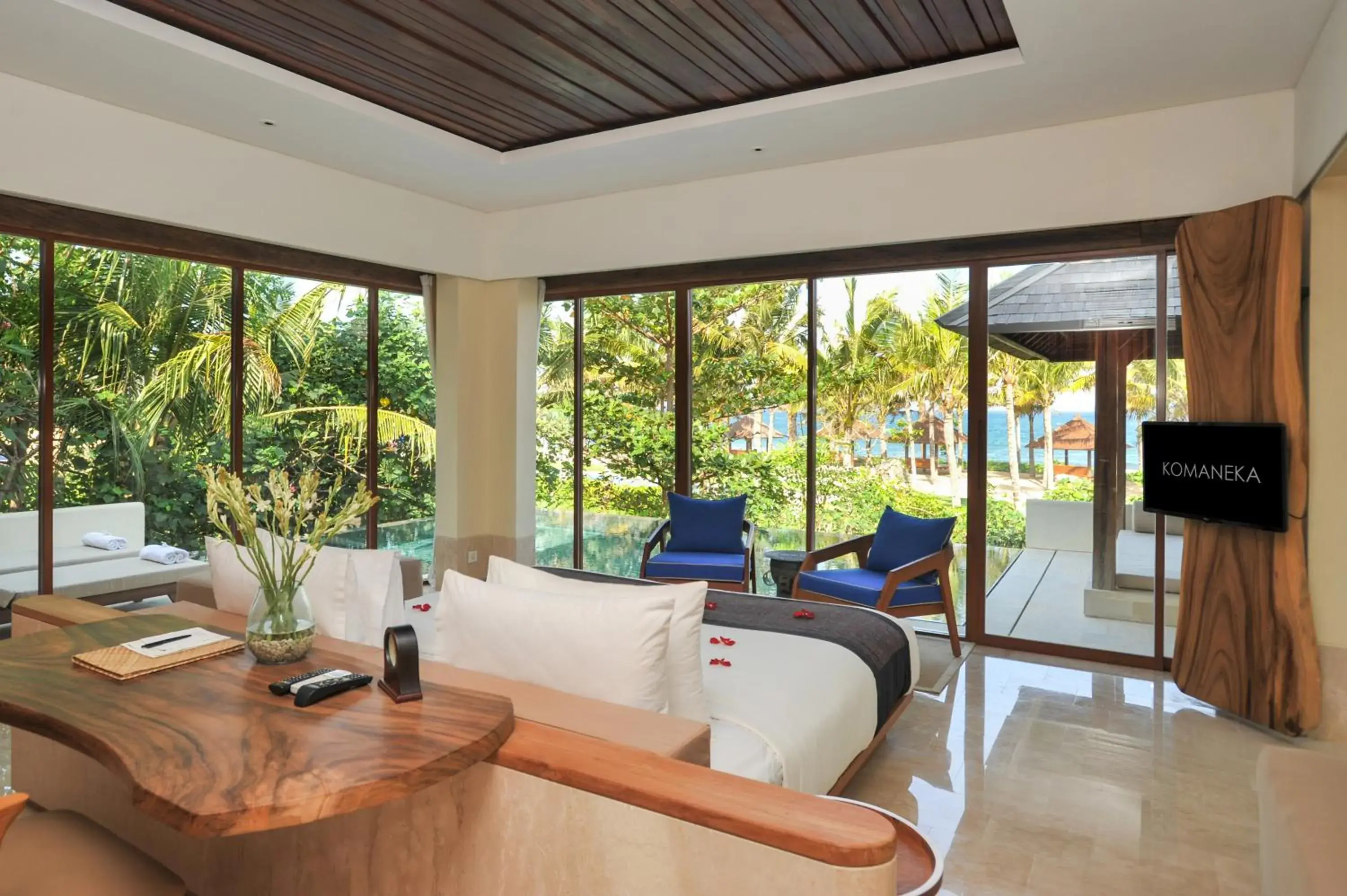 Bed in Komaneka at Keramas Beach Bed in Komaneka at Keramas Beach