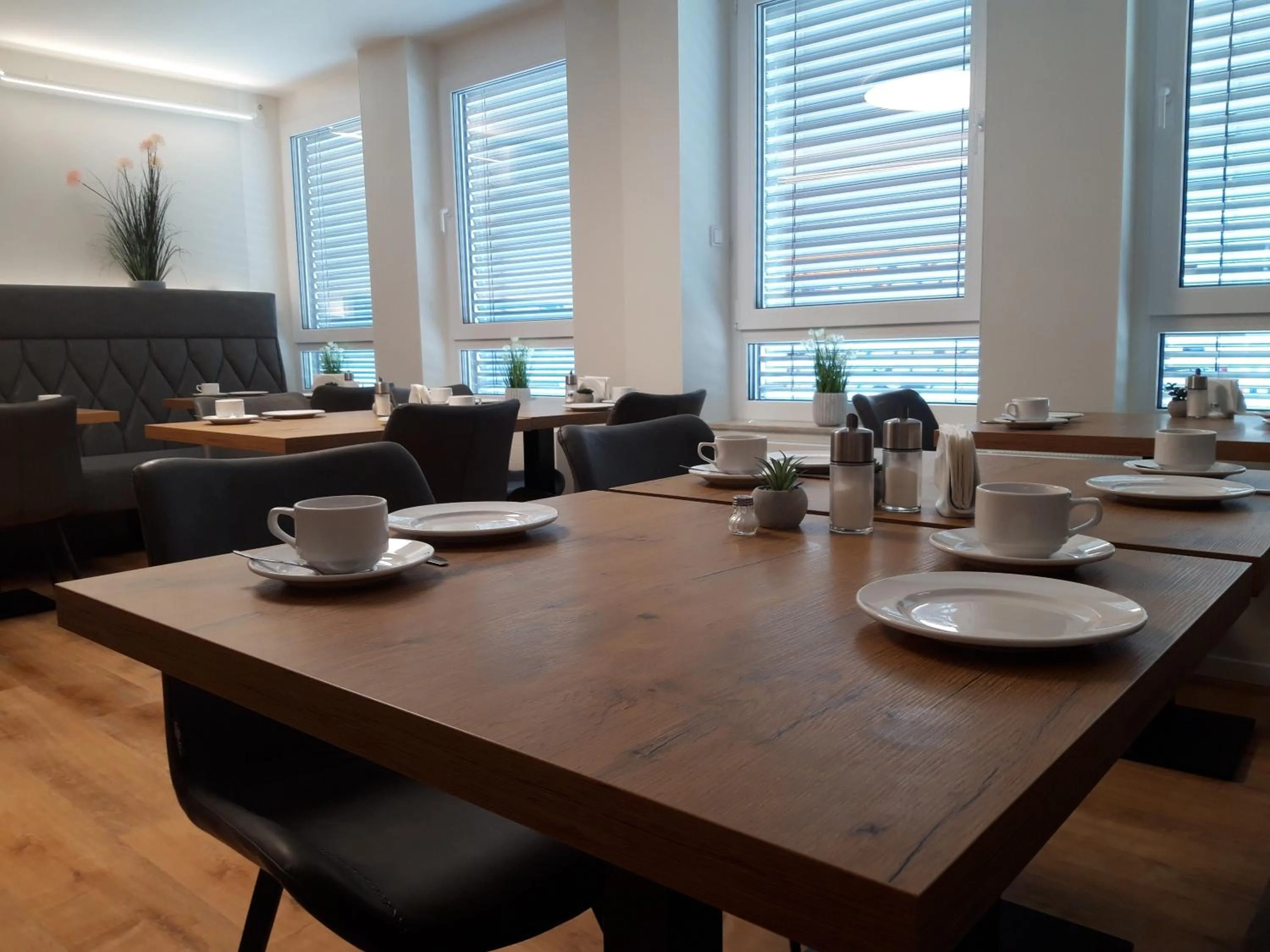 Restaurant/places to eat in Hotel Weinert