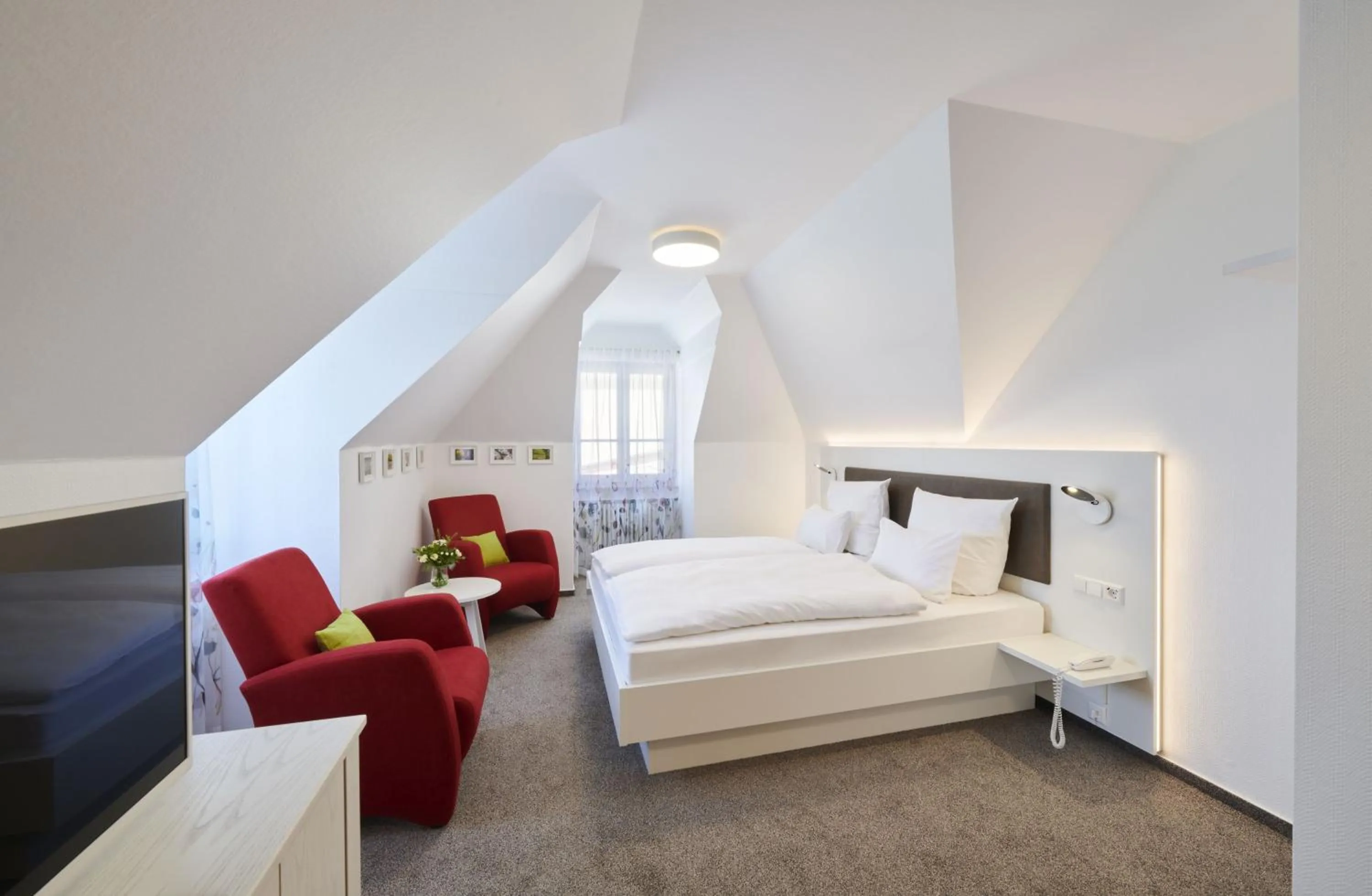 Photo of the whole room, Bed in Kreuz-Post Hotel-Restaurant-SPA