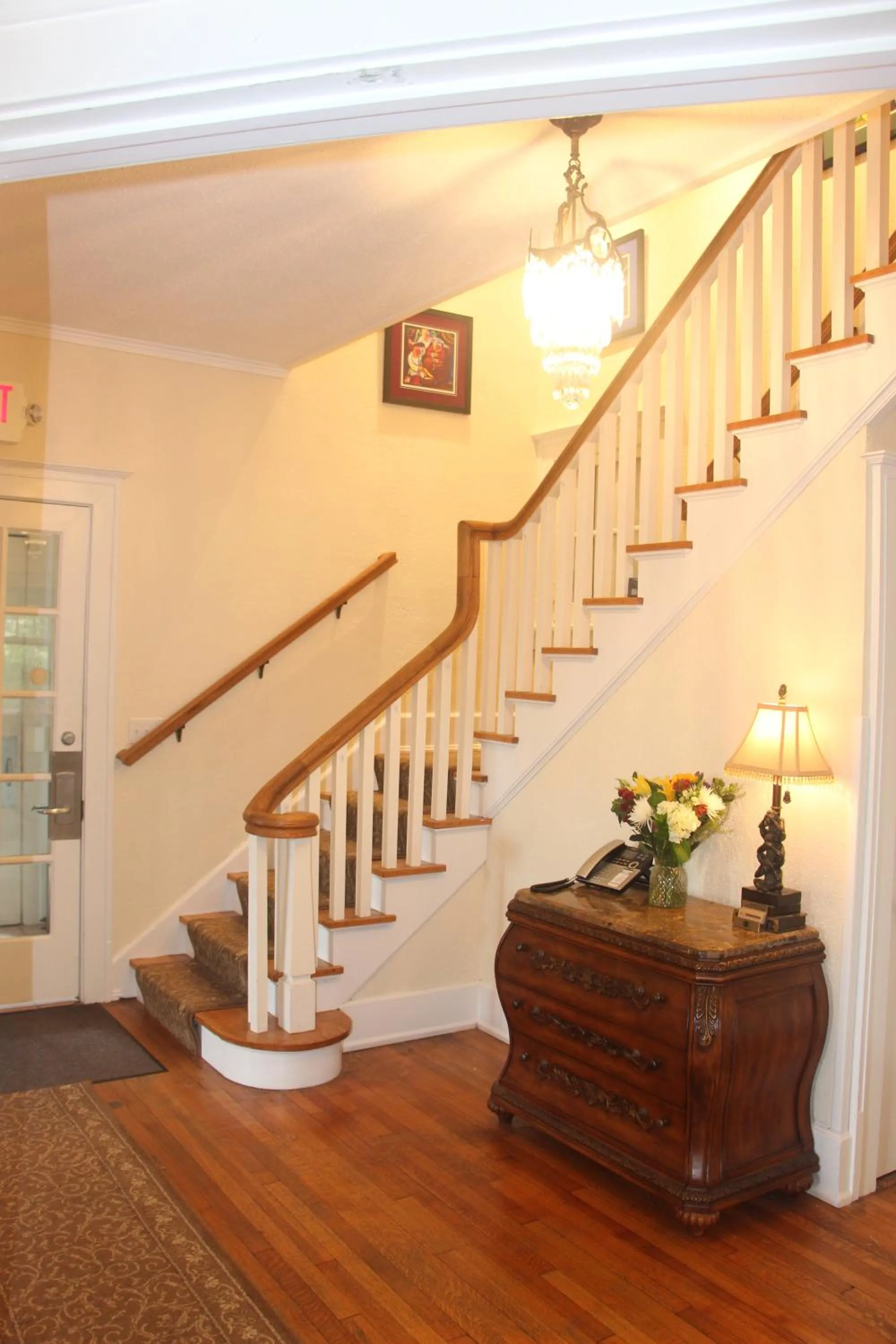 Library in Brown Street Inn Bed and Breakfast