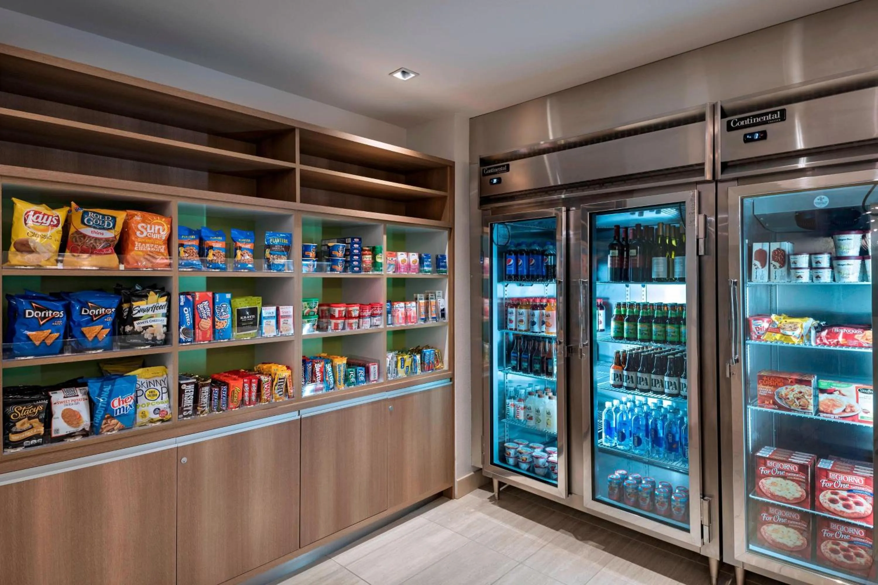 Restaurant/places to eat in Element Palmdale