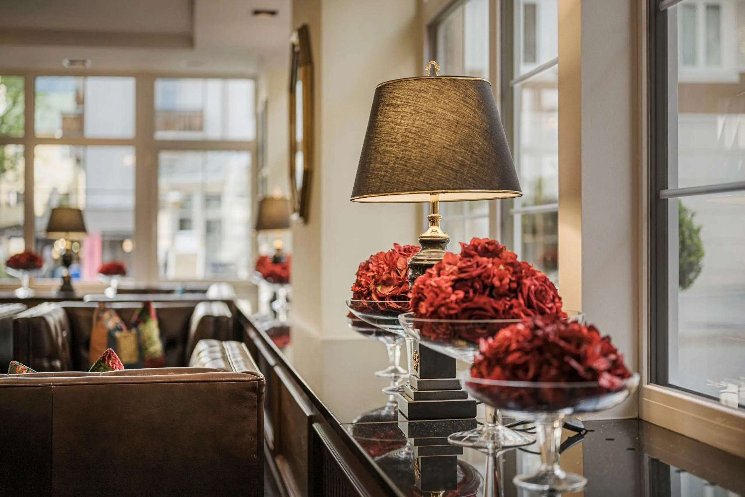 Lounge or bar in Hotel Norica - Thermenhotels Gastein mit dem Bademantel direkt in die Therme