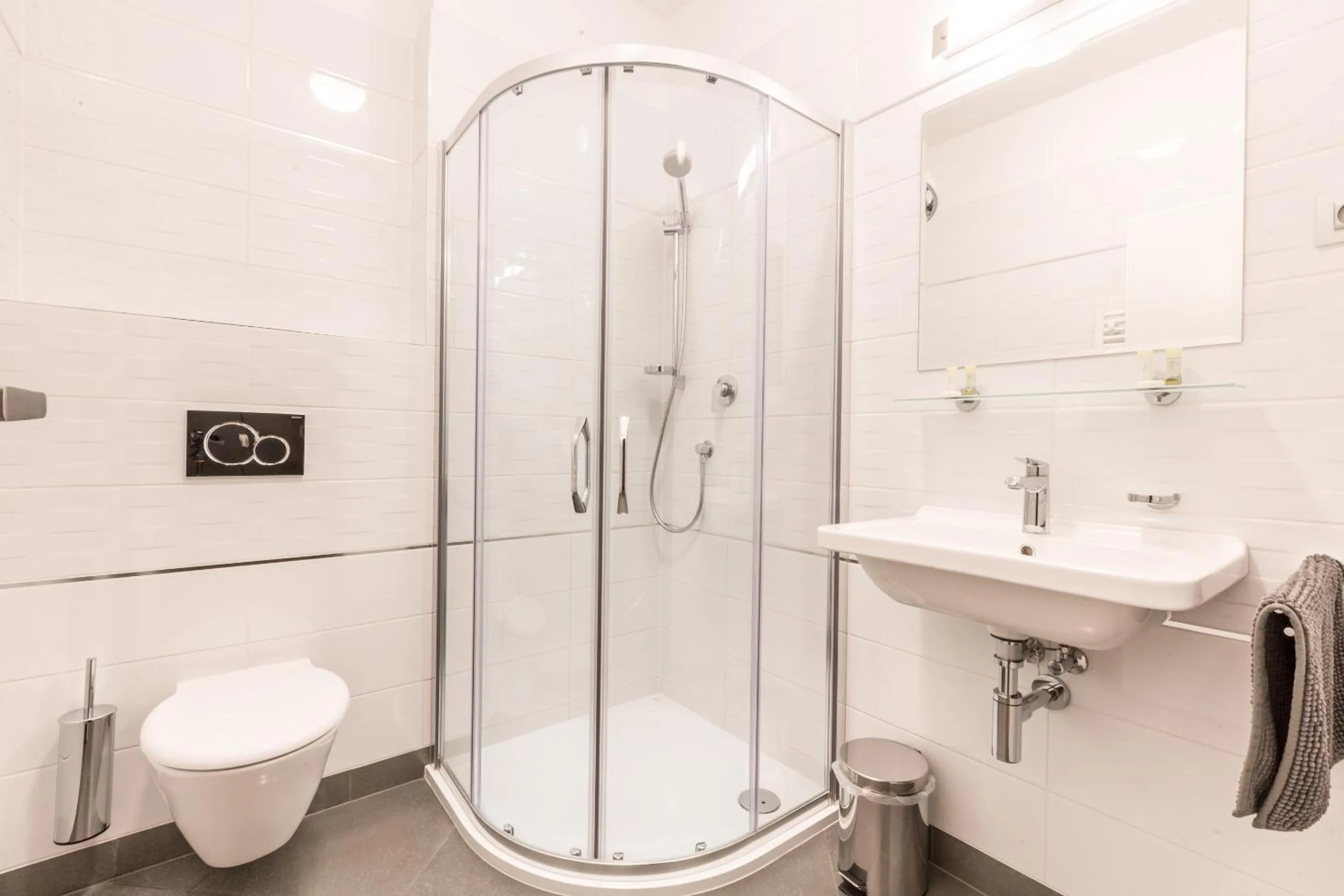 Shower in Hotel Mandát