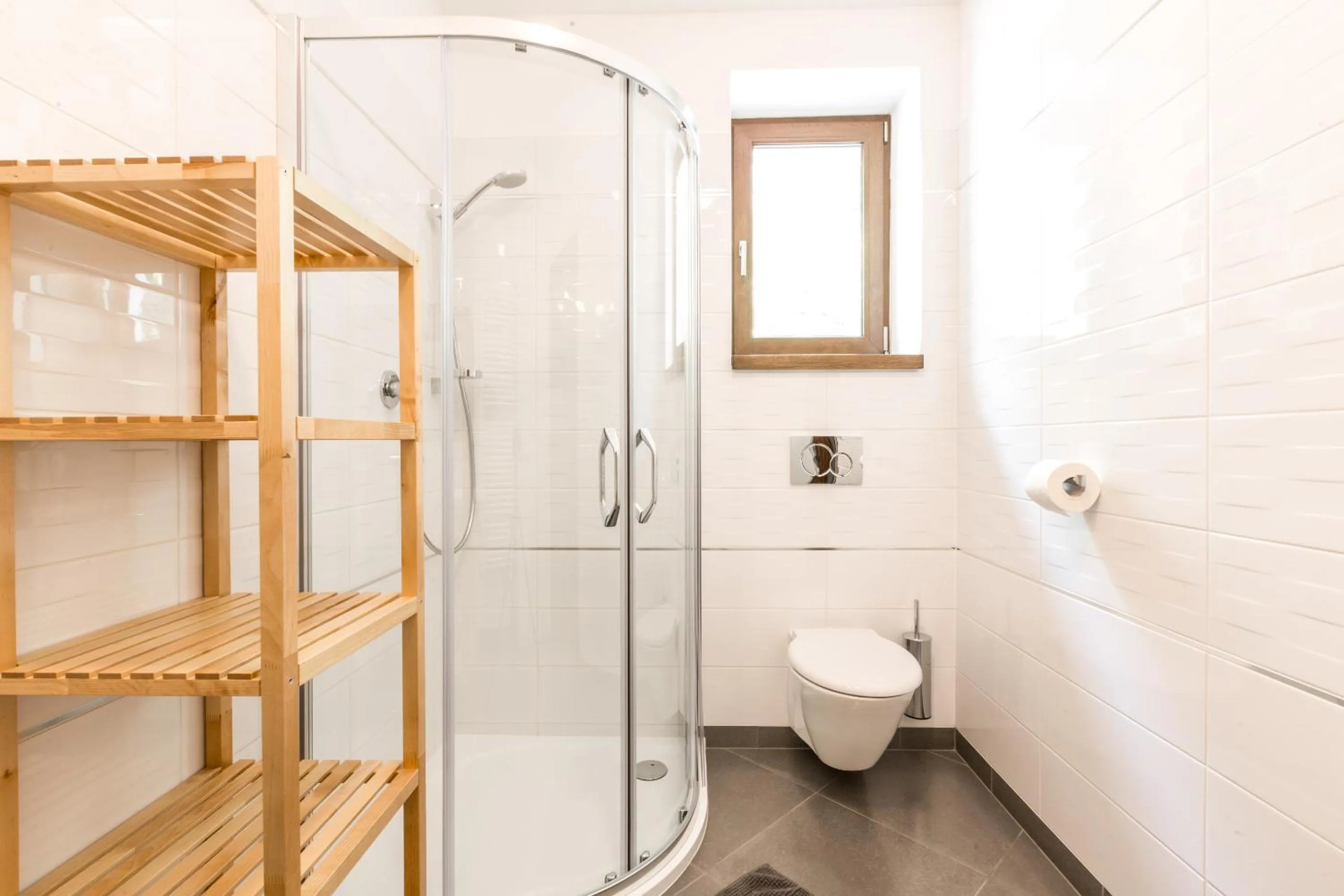 Shower in Hotel Mandát