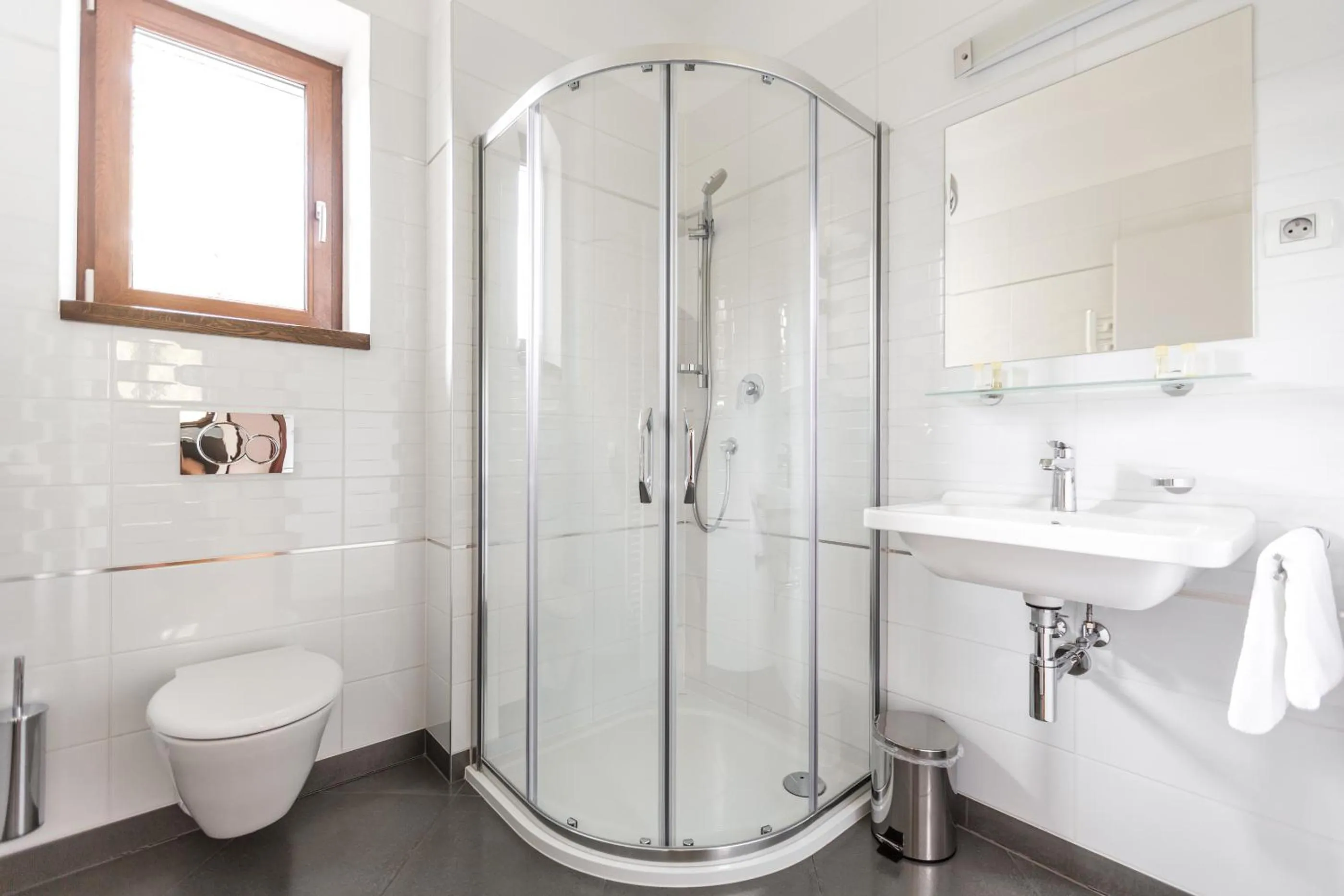 Shower in Hotel Mandát