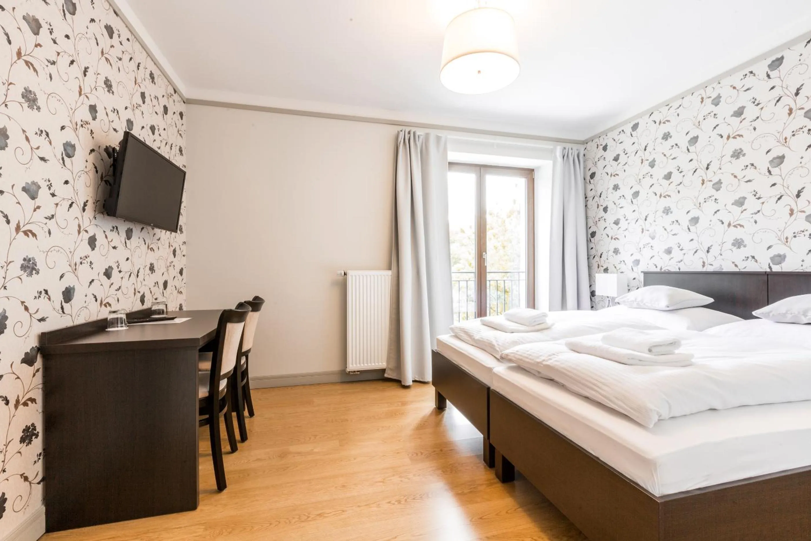 TV and multimedia, Bed in Hotel Mandát