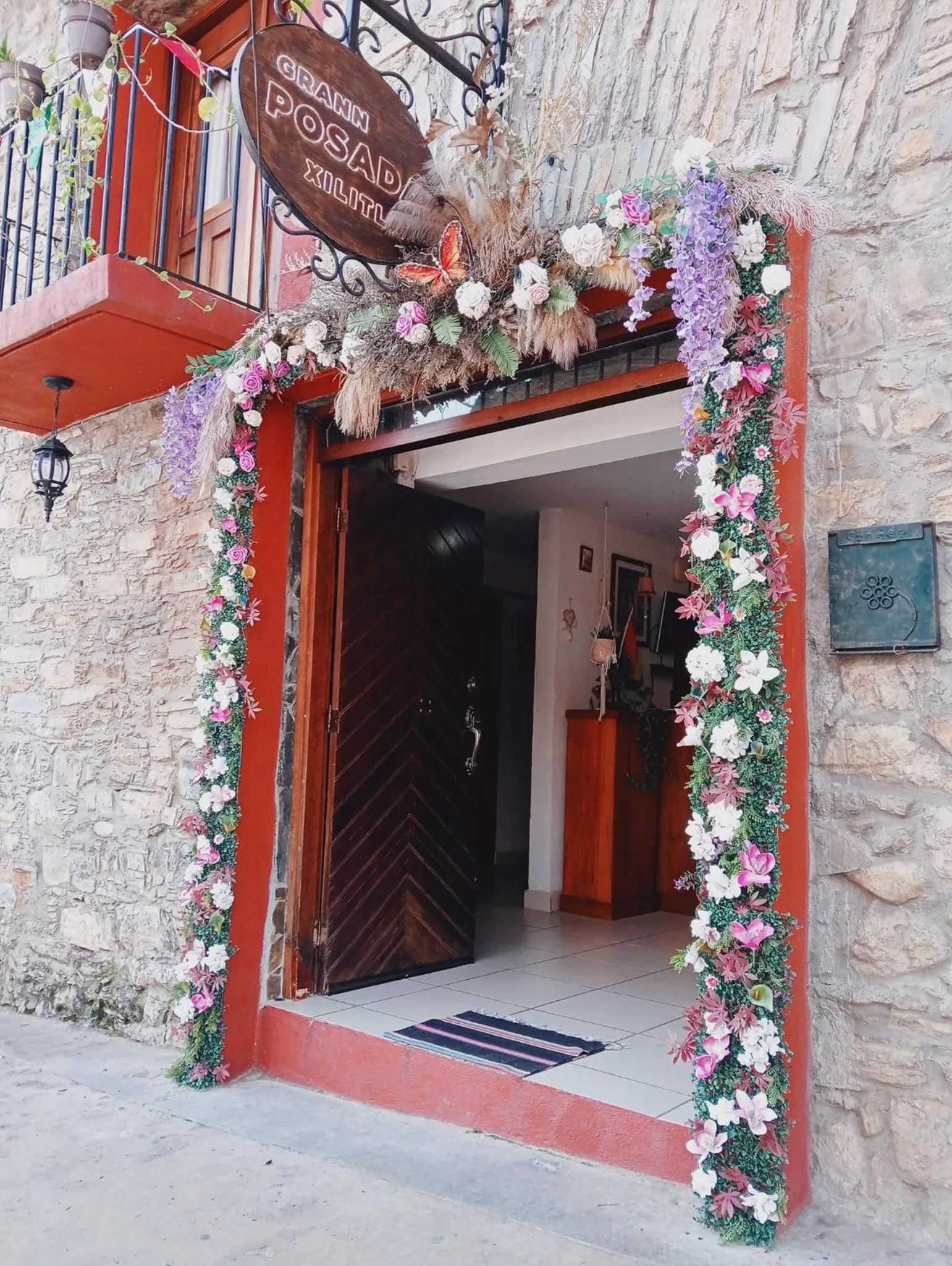 Facade/entrance in Grann Posada Xilitla