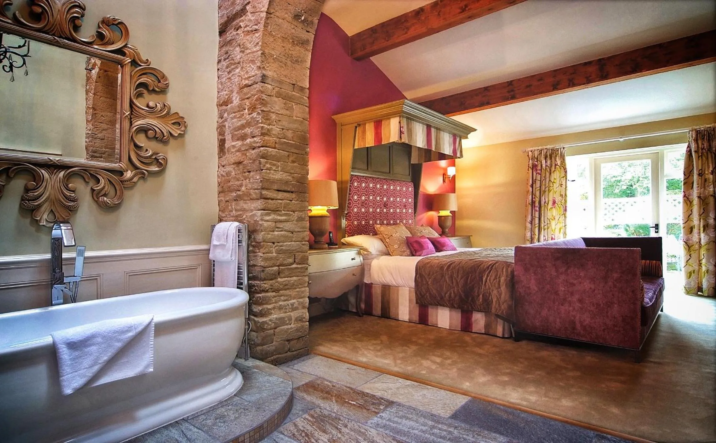 Bedroom, Bed in Shibden Mill Inn