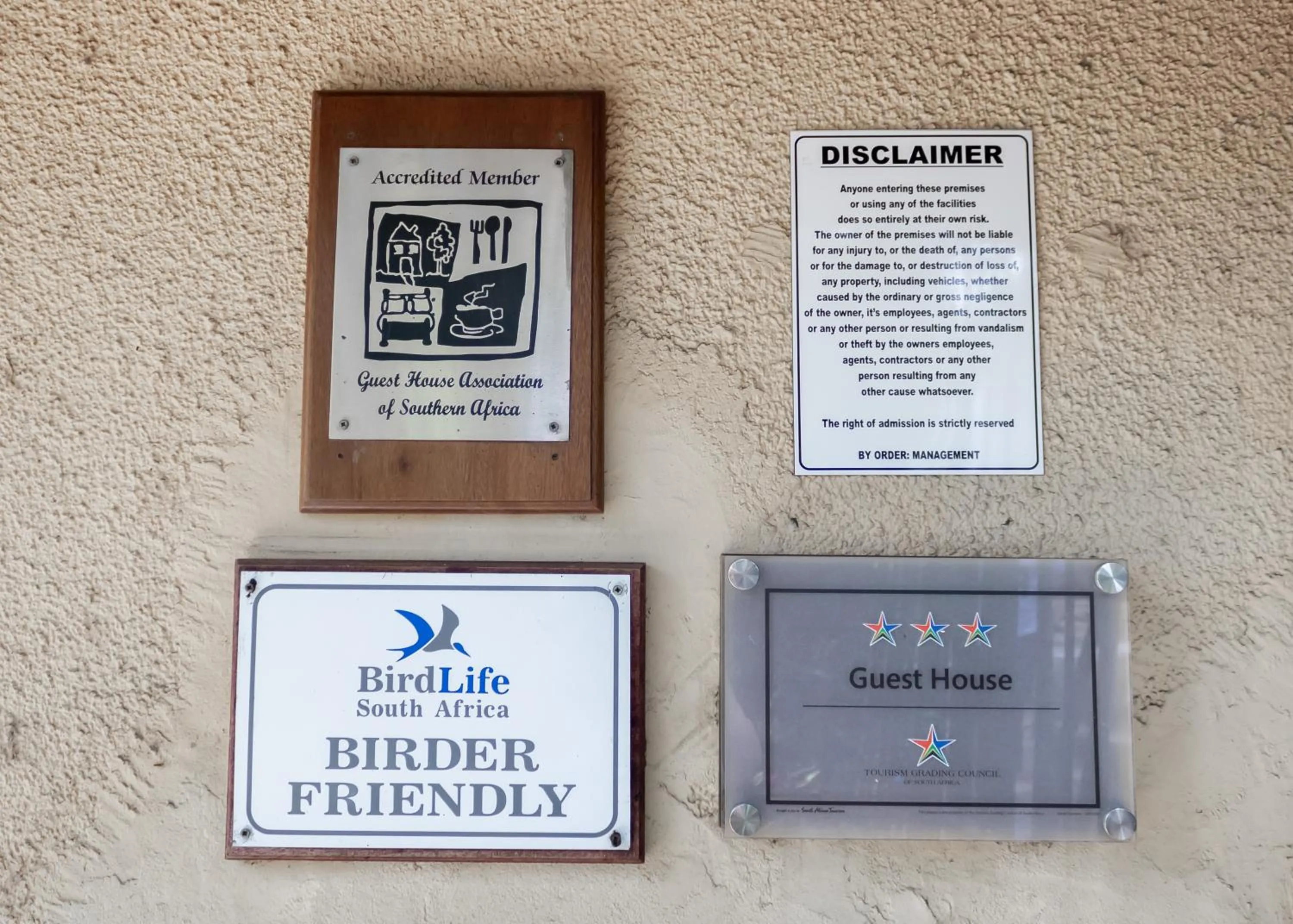 Logo/Certificate/Sign in Sunbird Lodge