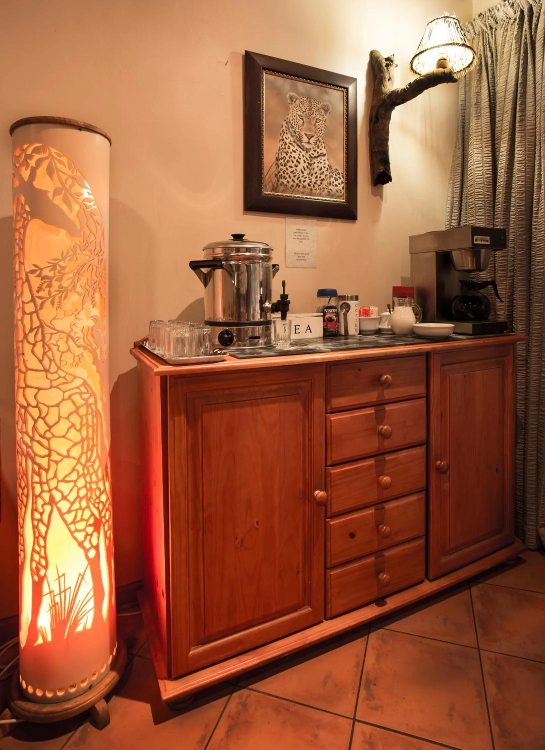 Restaurant/places to eat in Sunbird Lodge