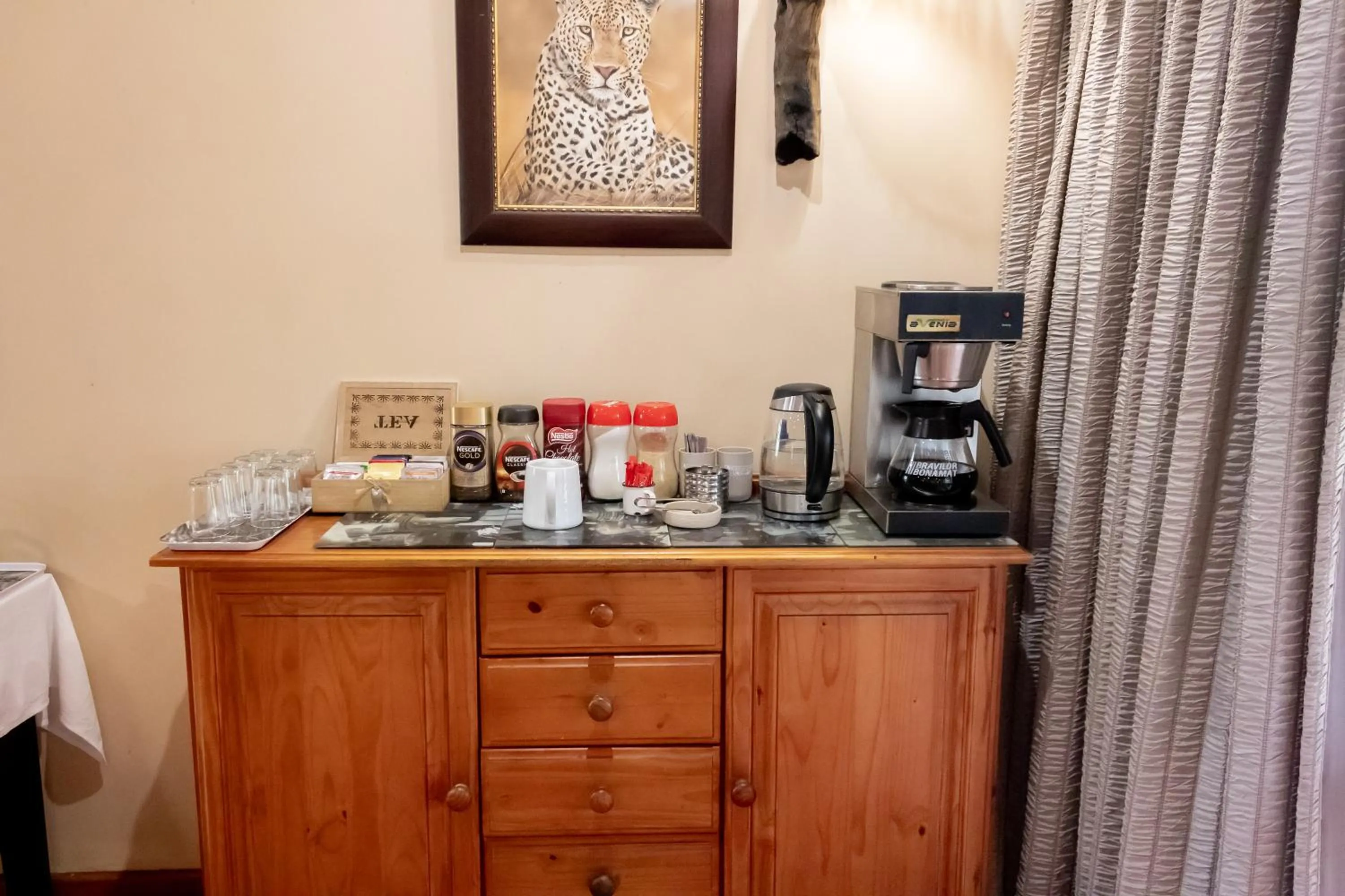 Breakfast in Sunbird Lodge