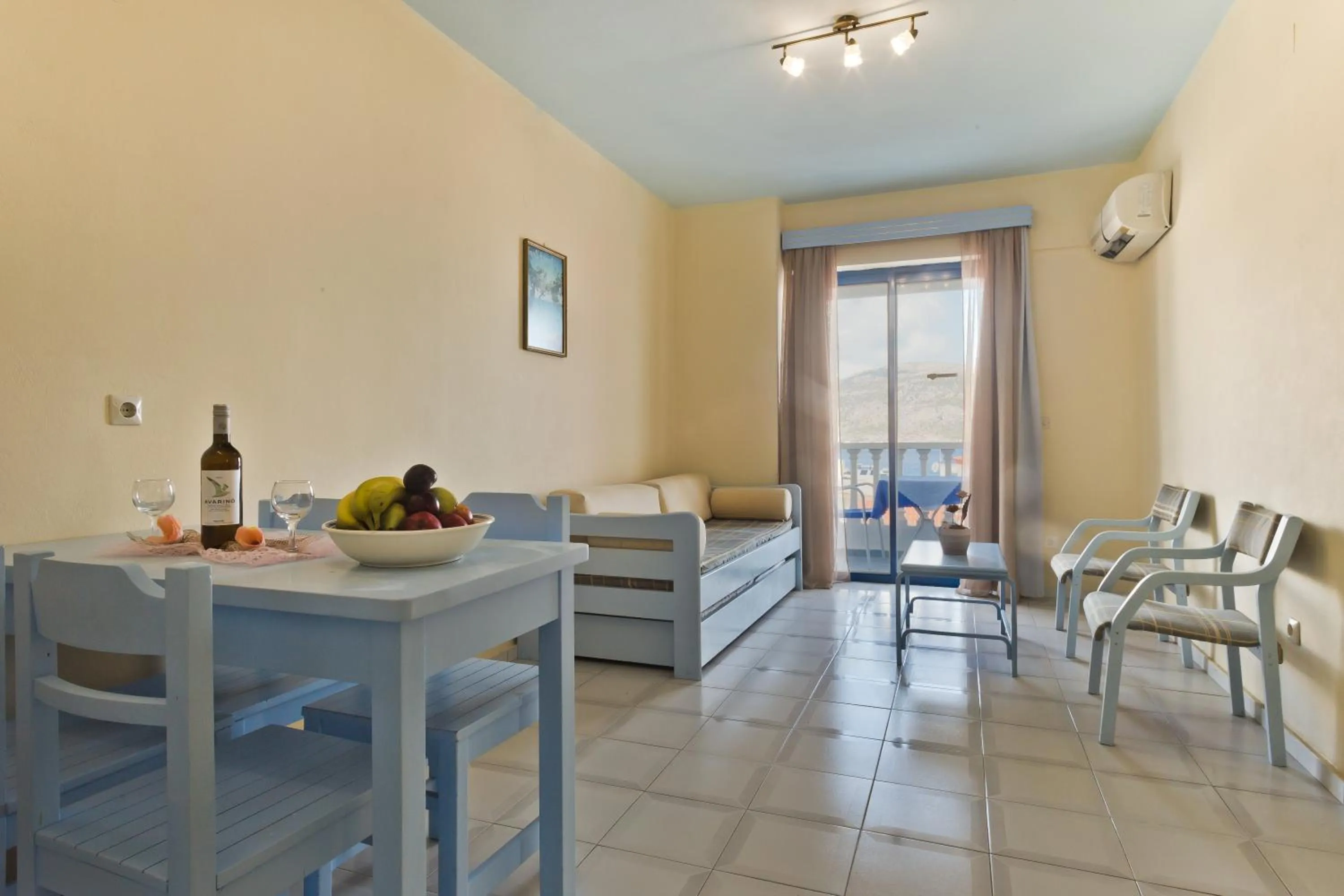 Living room in Regina Studios & Hotel