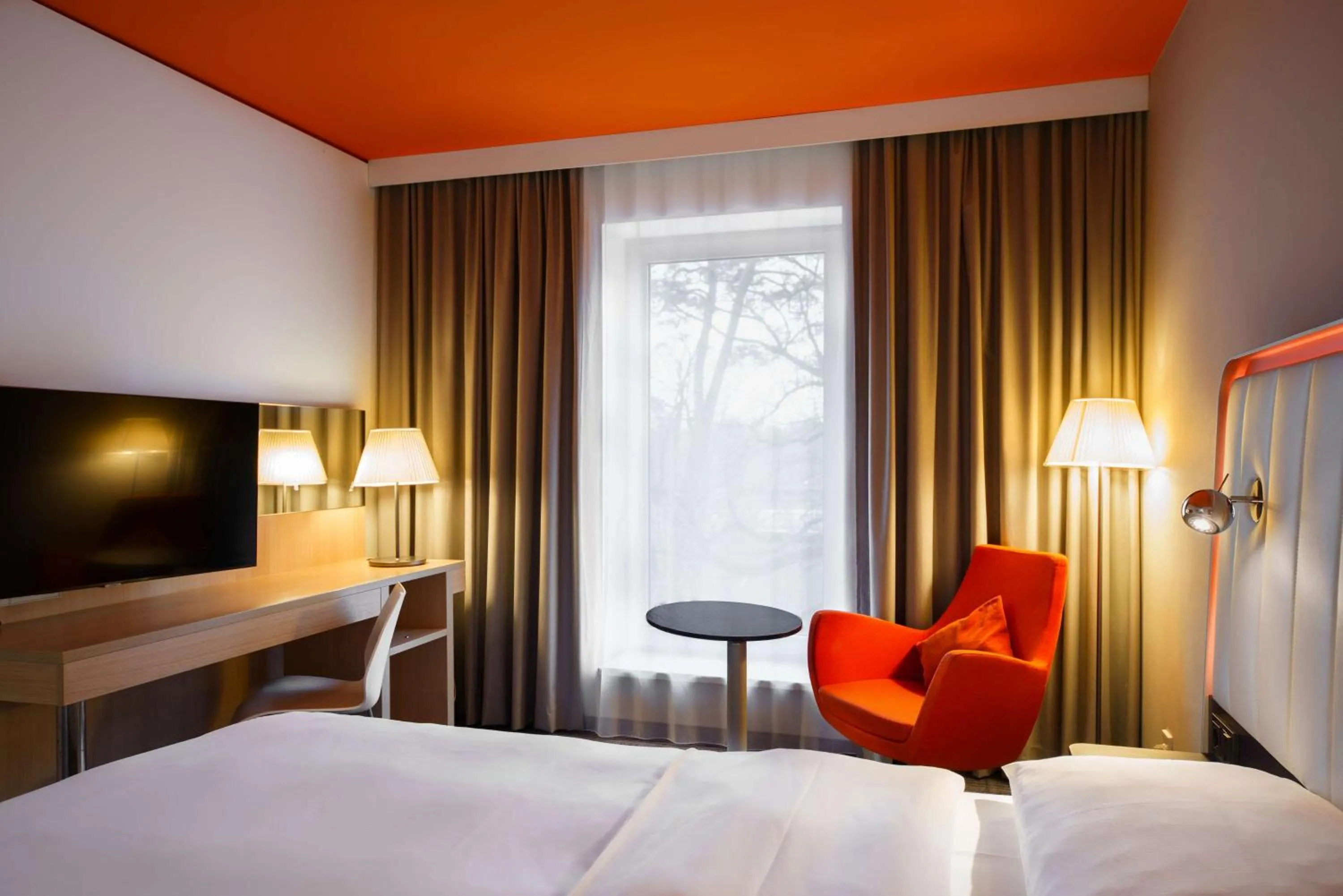 Bedroom, Bed in Park Inn by Radisson Frankfurt Airport