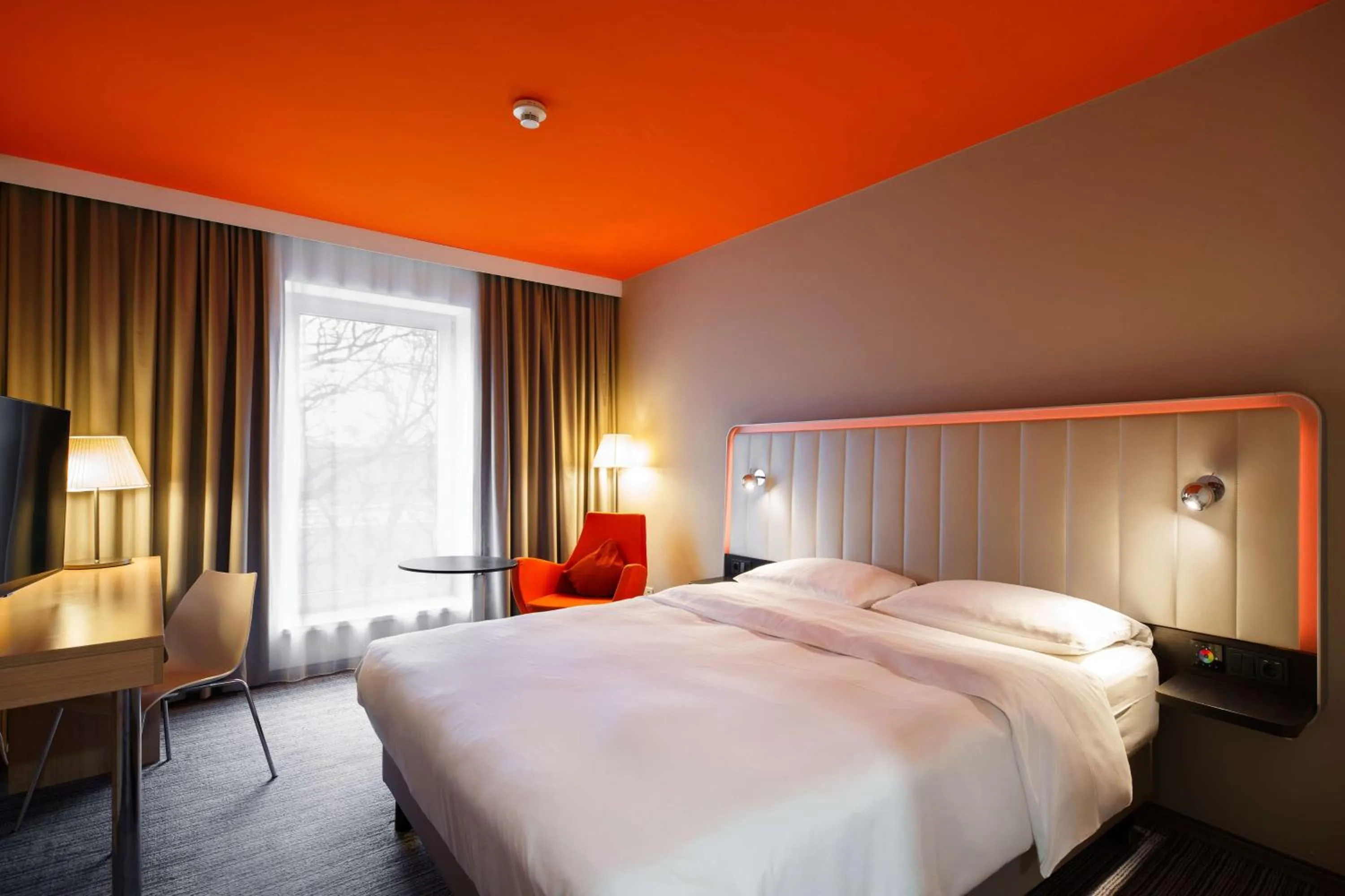 Bedroom, Bed in Park Inn by Radisson Frankfurt Airport