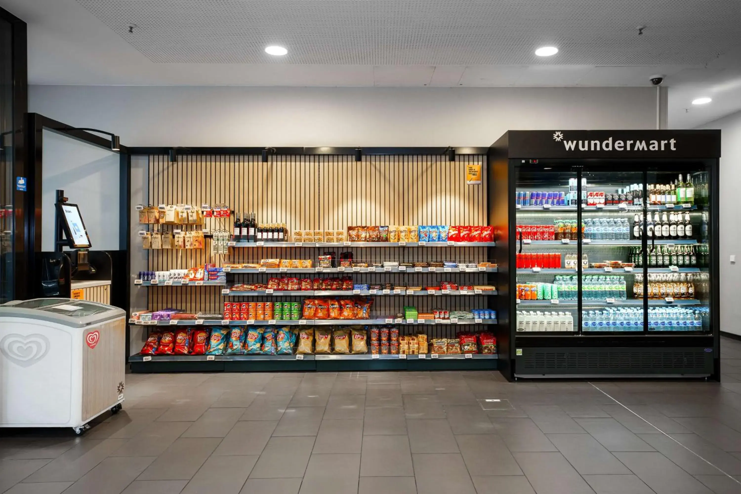 Property building in Park Inn by Radisson Frankfurt Airport Property building in Park Inn by Radisson Frankfurt Airport