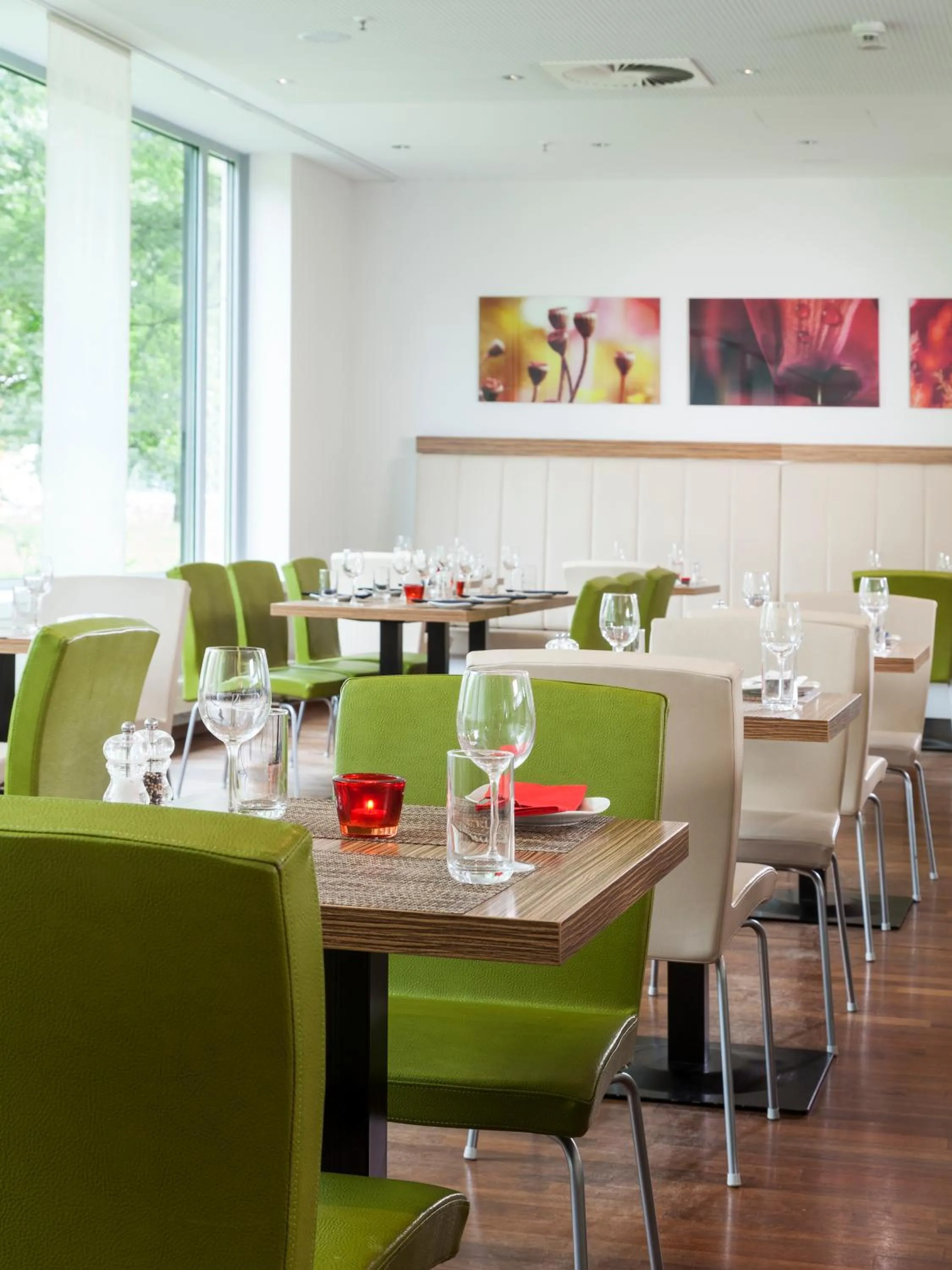 Restaurant/places to eat in Park Inn by Radisson Frankfurt Airport