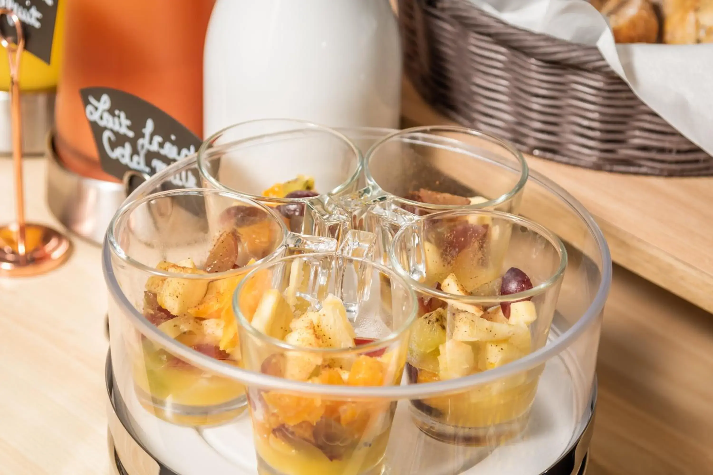 Buffet breakfast in Arc De Triomphe Buffet breakfast in Arc De Triomphe