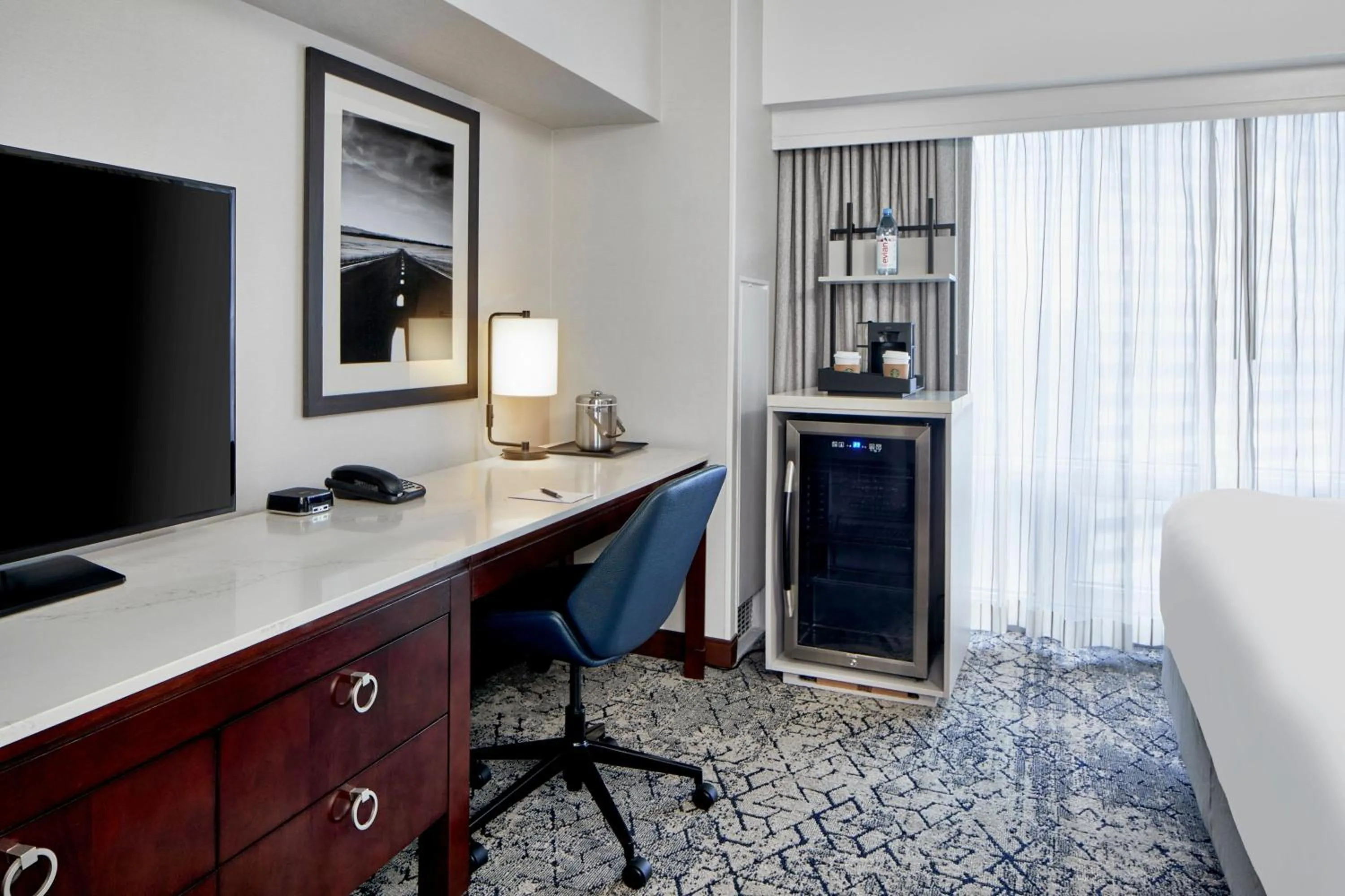 Photo of the whole room in Sheraton Indianapolis Hotel at Keystone Crossing