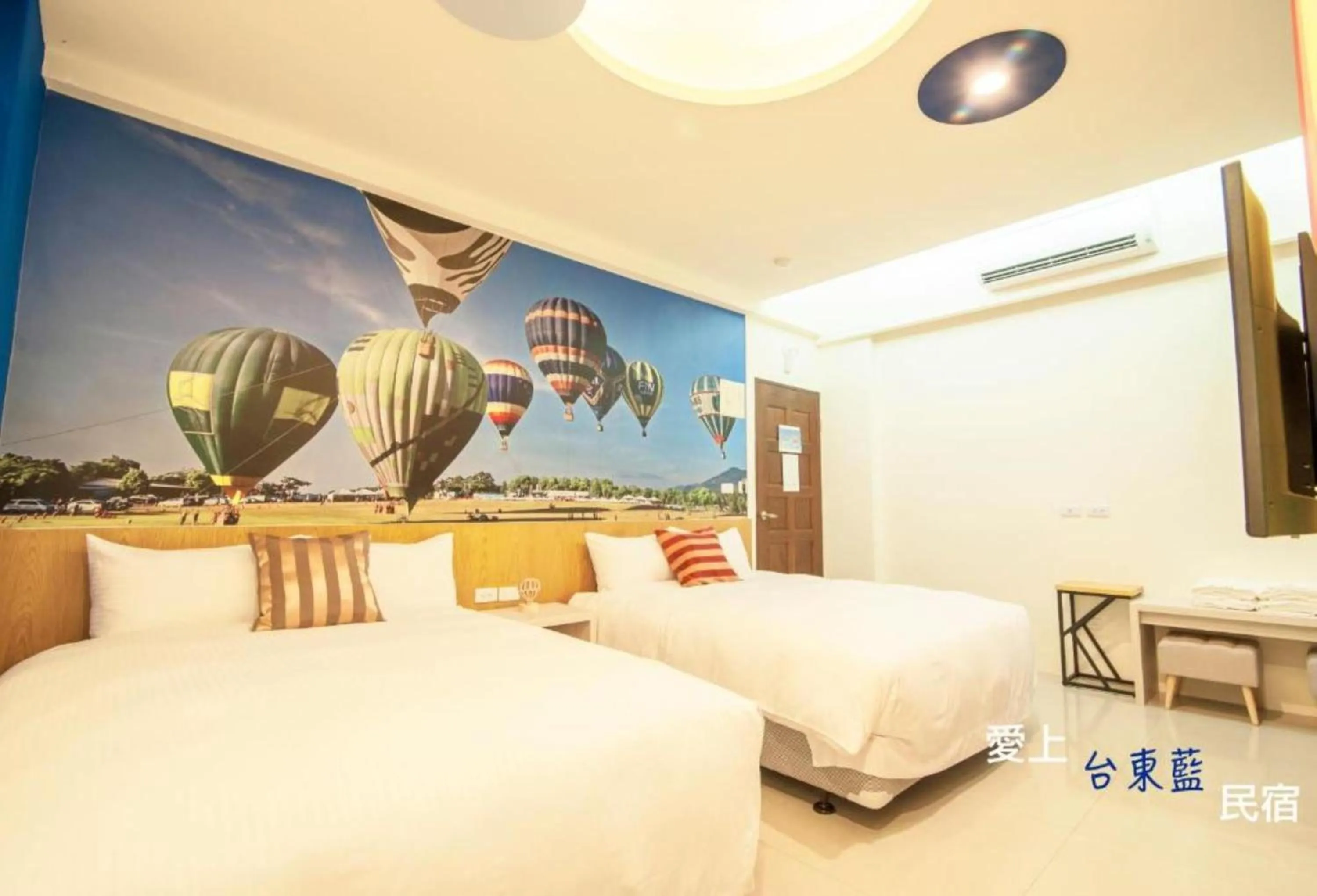 Photo of the whole room, Bed in Taitung Blue Elevator B&B