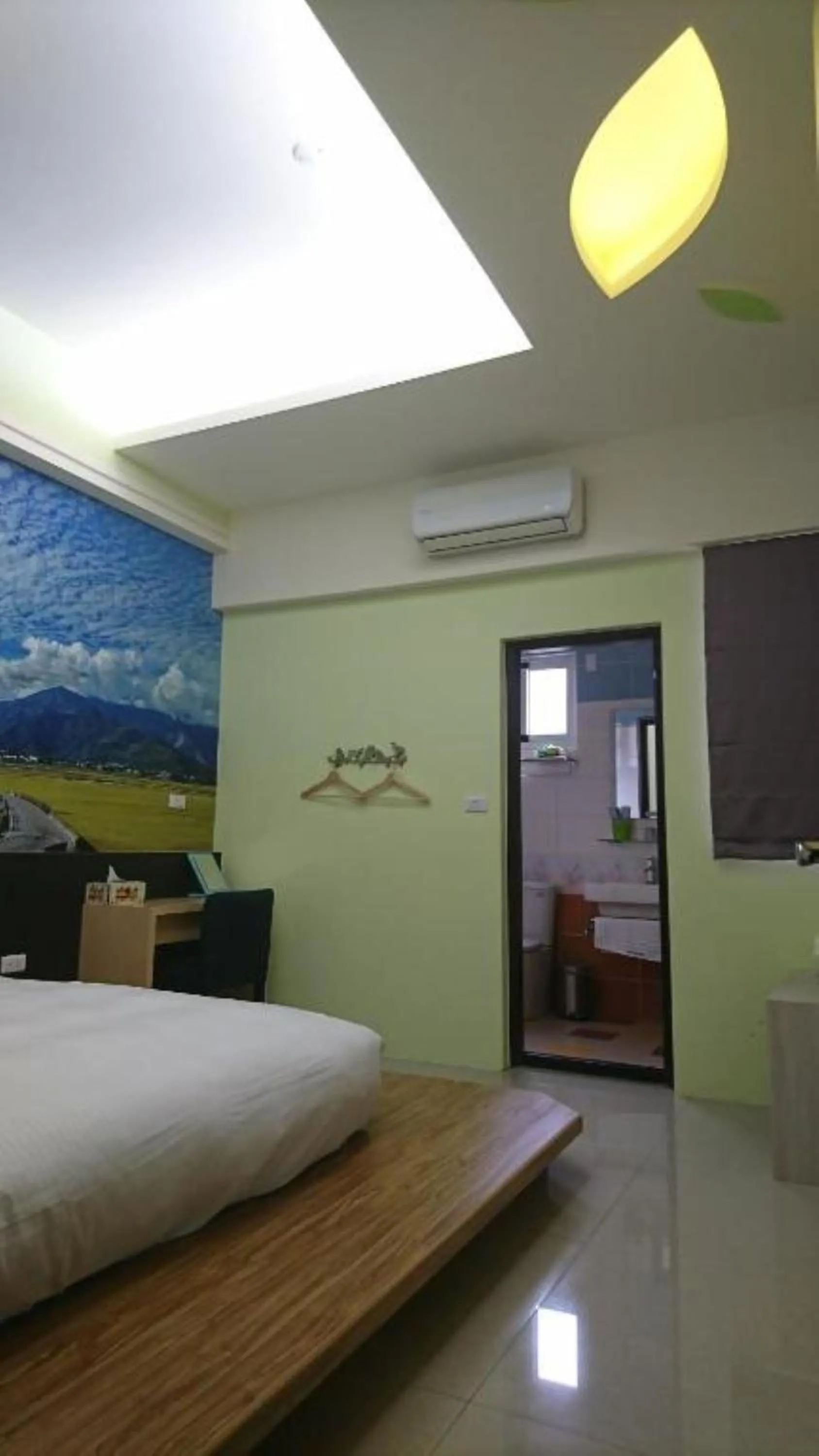 Photo of the whole room, Bed in Taitung Blue Elevator B&B