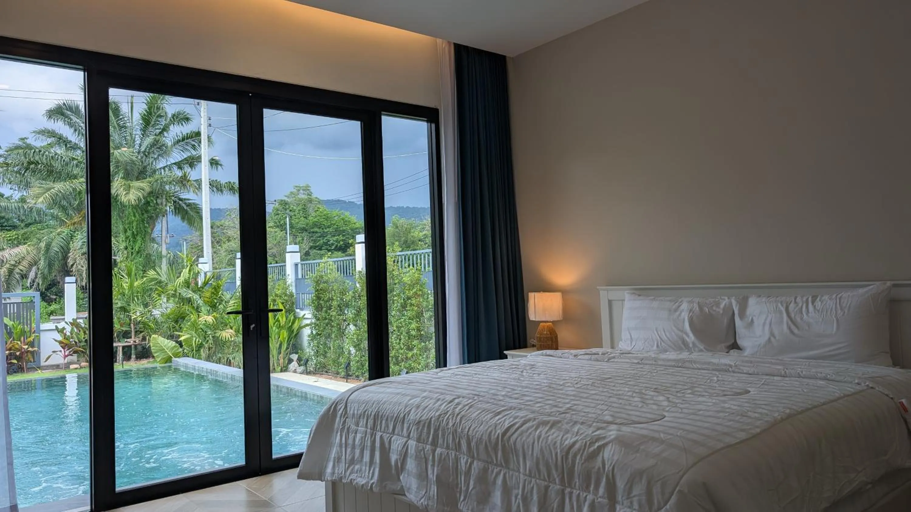 Bedroom, Bed in Villa Panalai