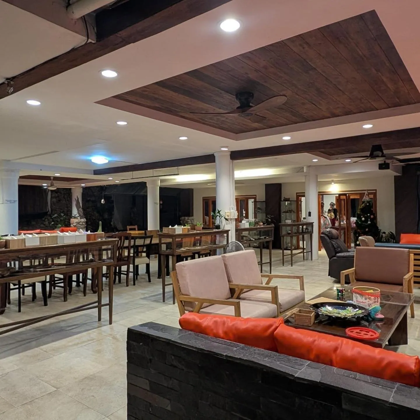 Restaurant/places to eat in Villa Panalai