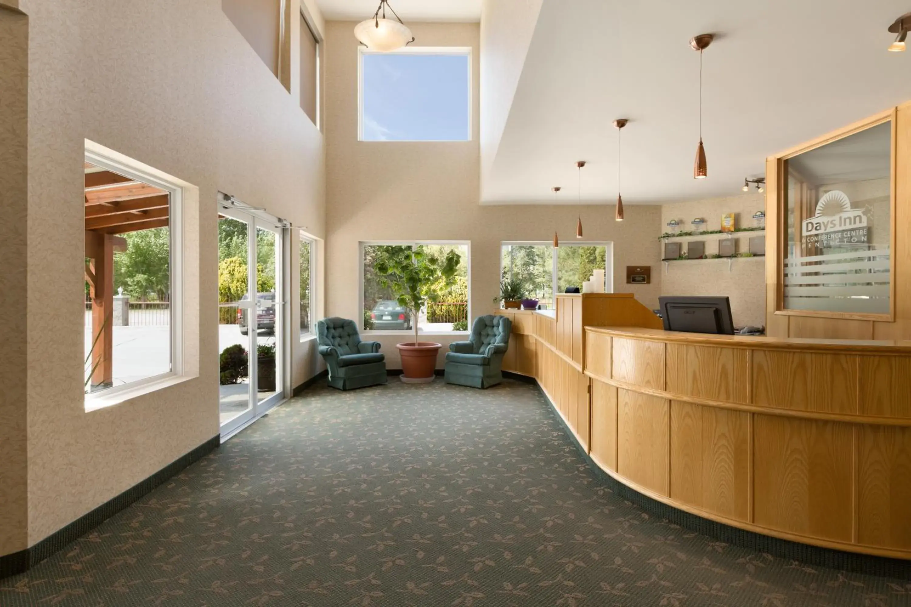 Lobby or reception in Days Inn by Wyndham Penticton Conference Centre Lobby or reception in Days Inn by Wyndham Penticton Conference Centre