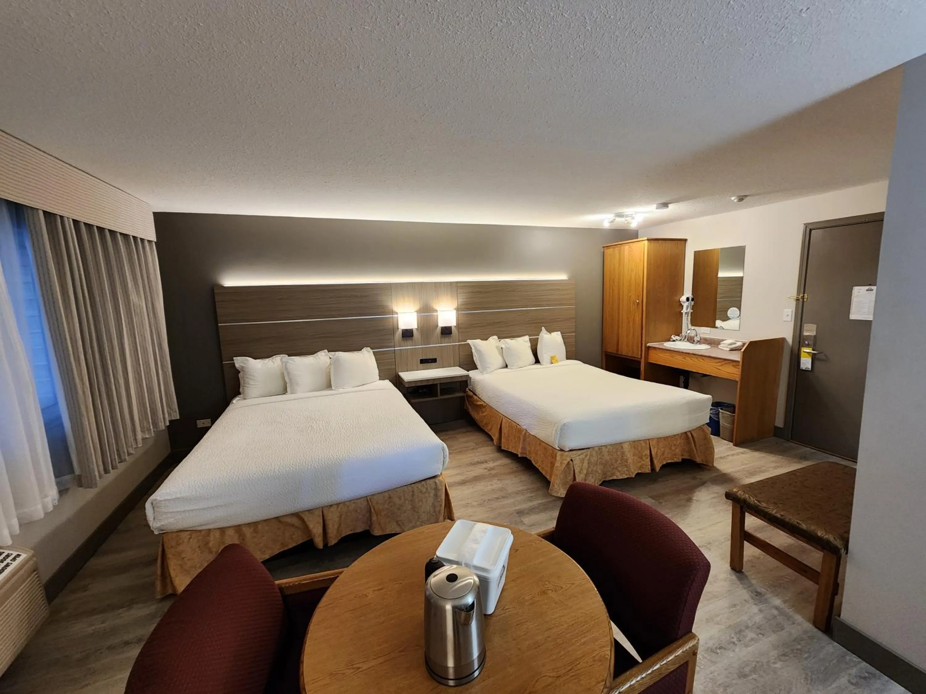 Bed in Days Inn by Wyndham Penticton Conference Centre