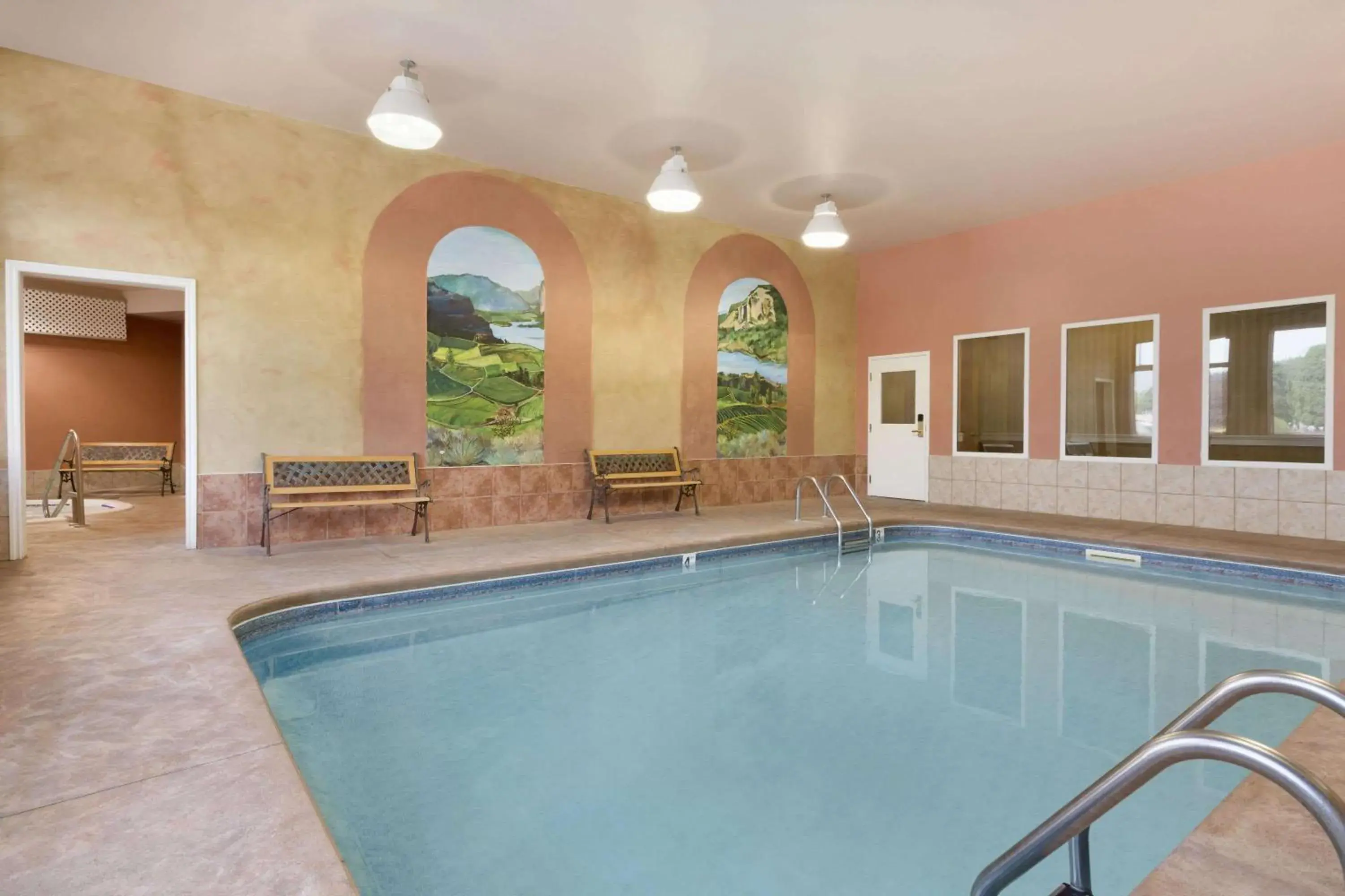 Pool view in Days Inn by Wyndham Penticton Conference Centre Pool view in Days Inn by Wyndham Penticton Conference Centre