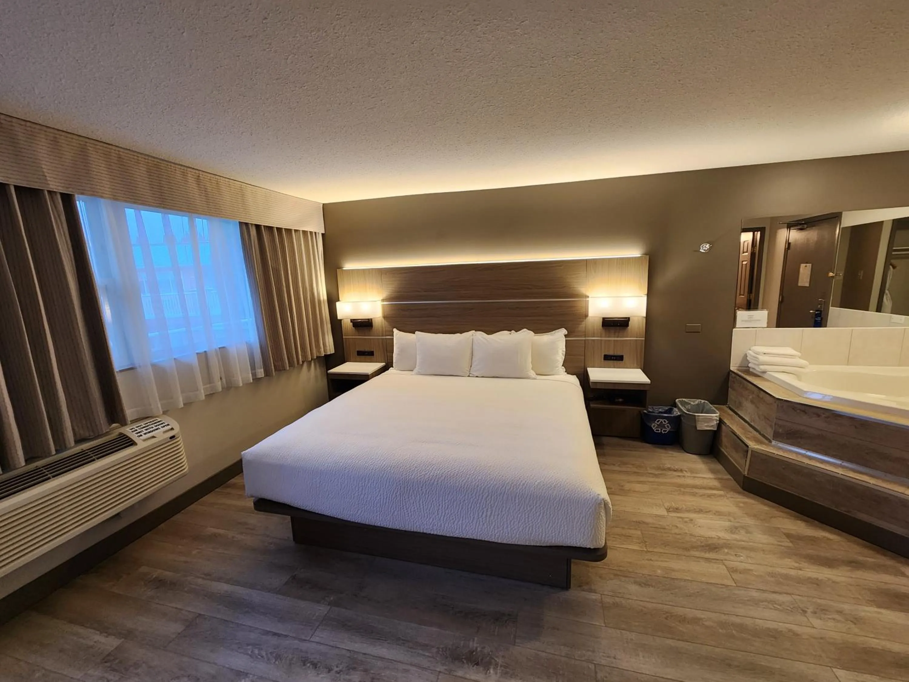 Bed in Days Inn by Wyndham Penticton Conference Centre