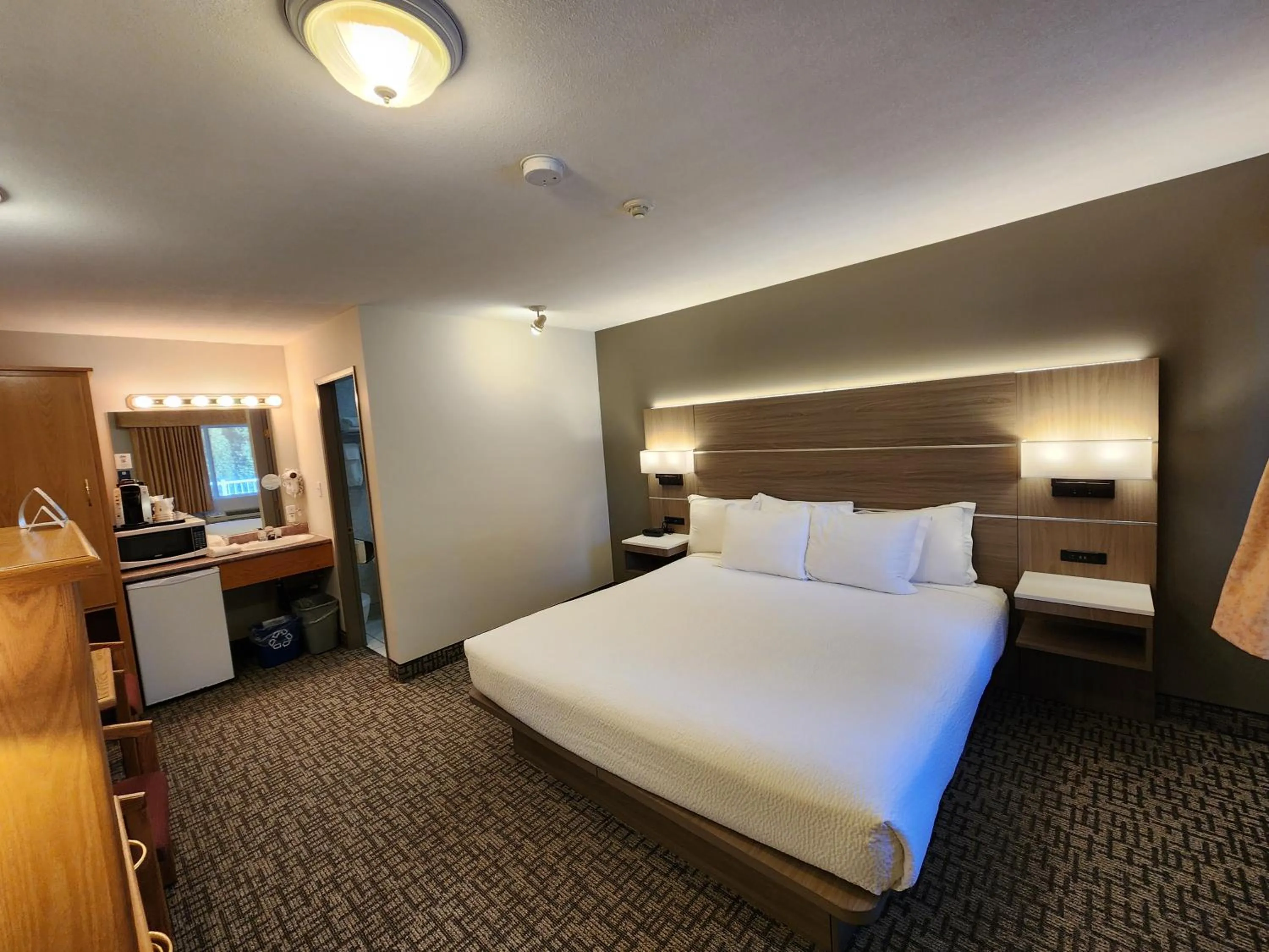 Bed in Days Inn by Wyndham Penticton Conference Centre