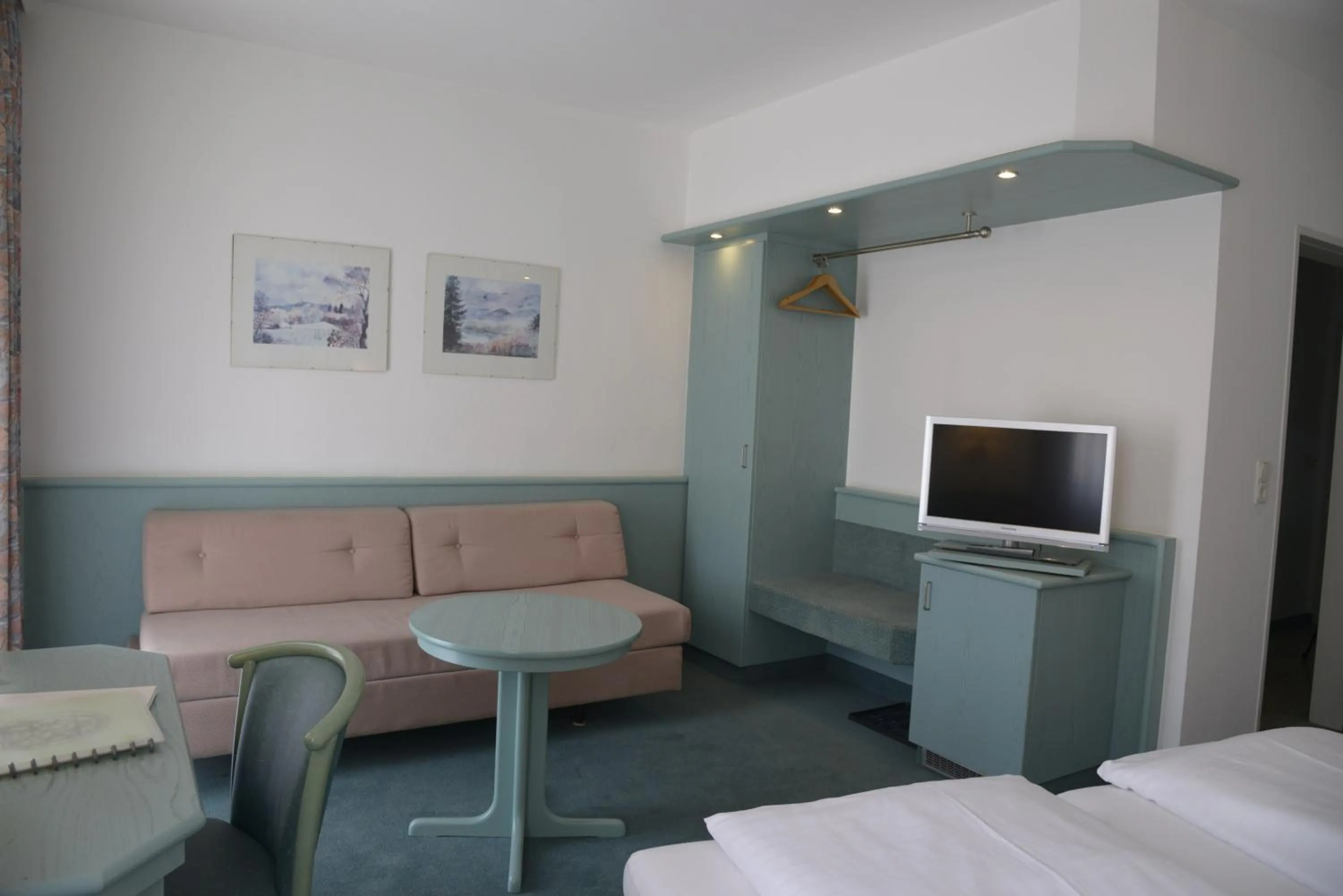 TV and multimedia, Bed in Hotel Till Eulenspiegel - Nichtrauchhotel - Garni