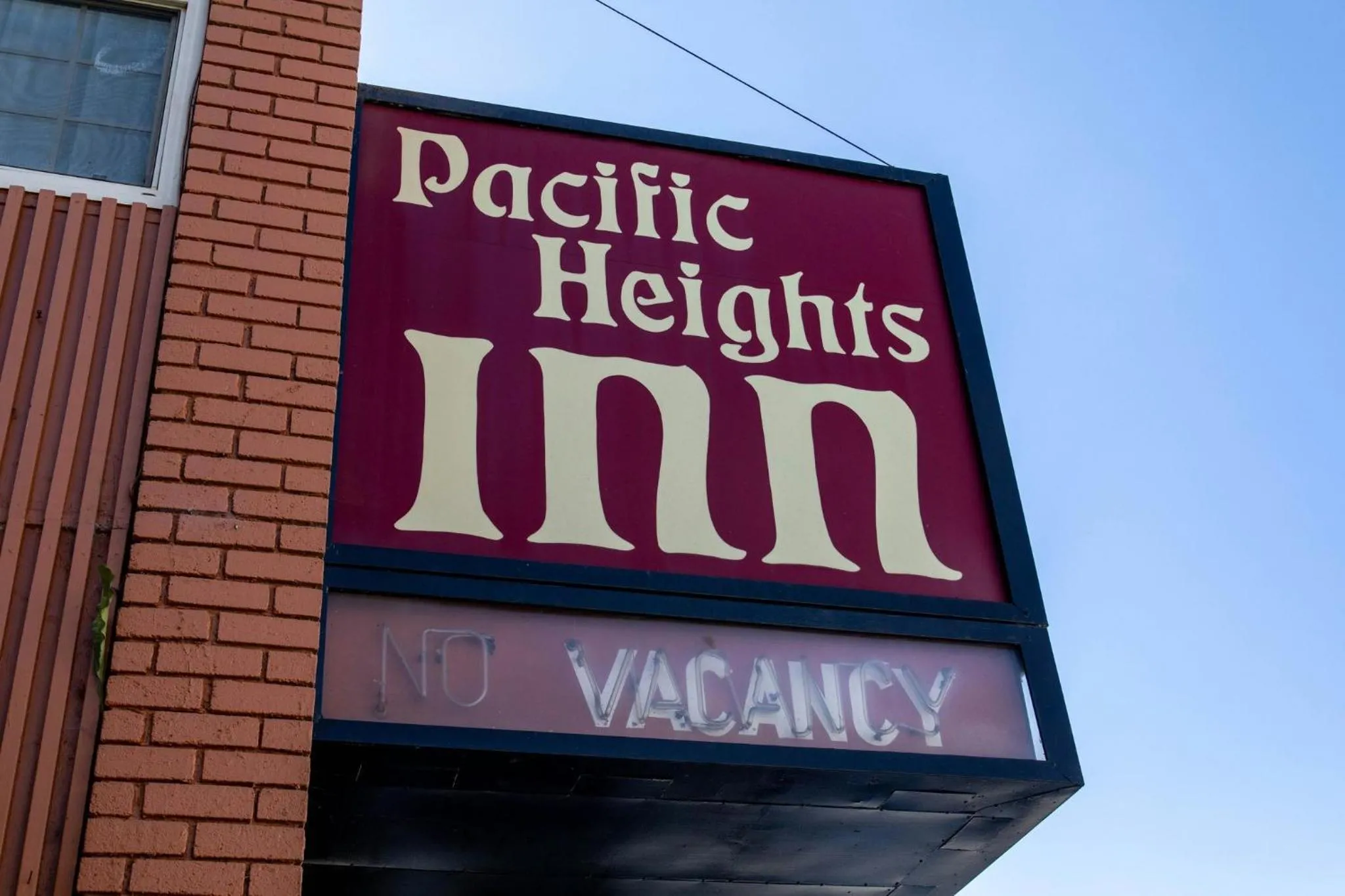 Property building in Pacific Heights Inn