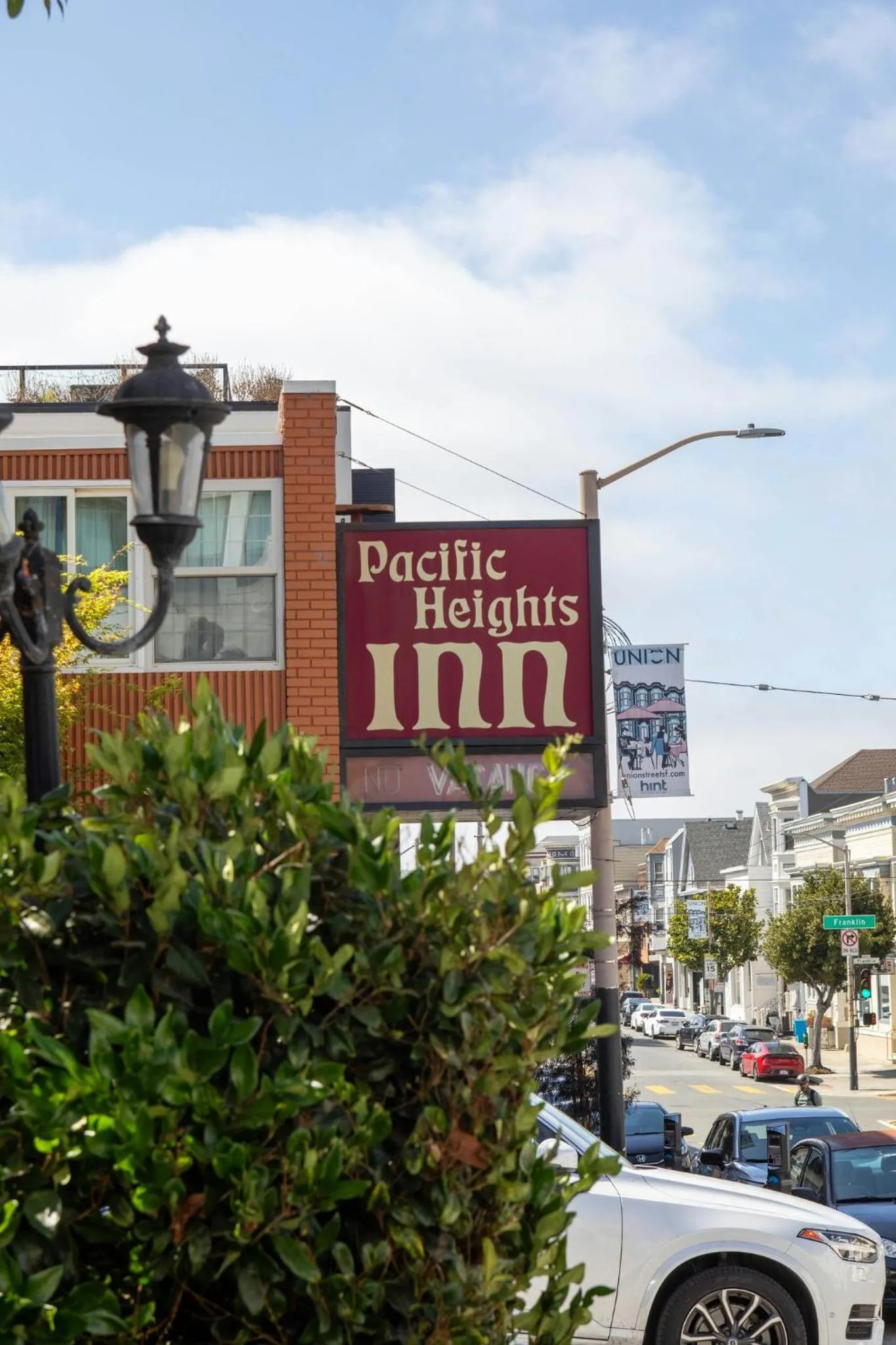 Property building in Pacific Heights Inn