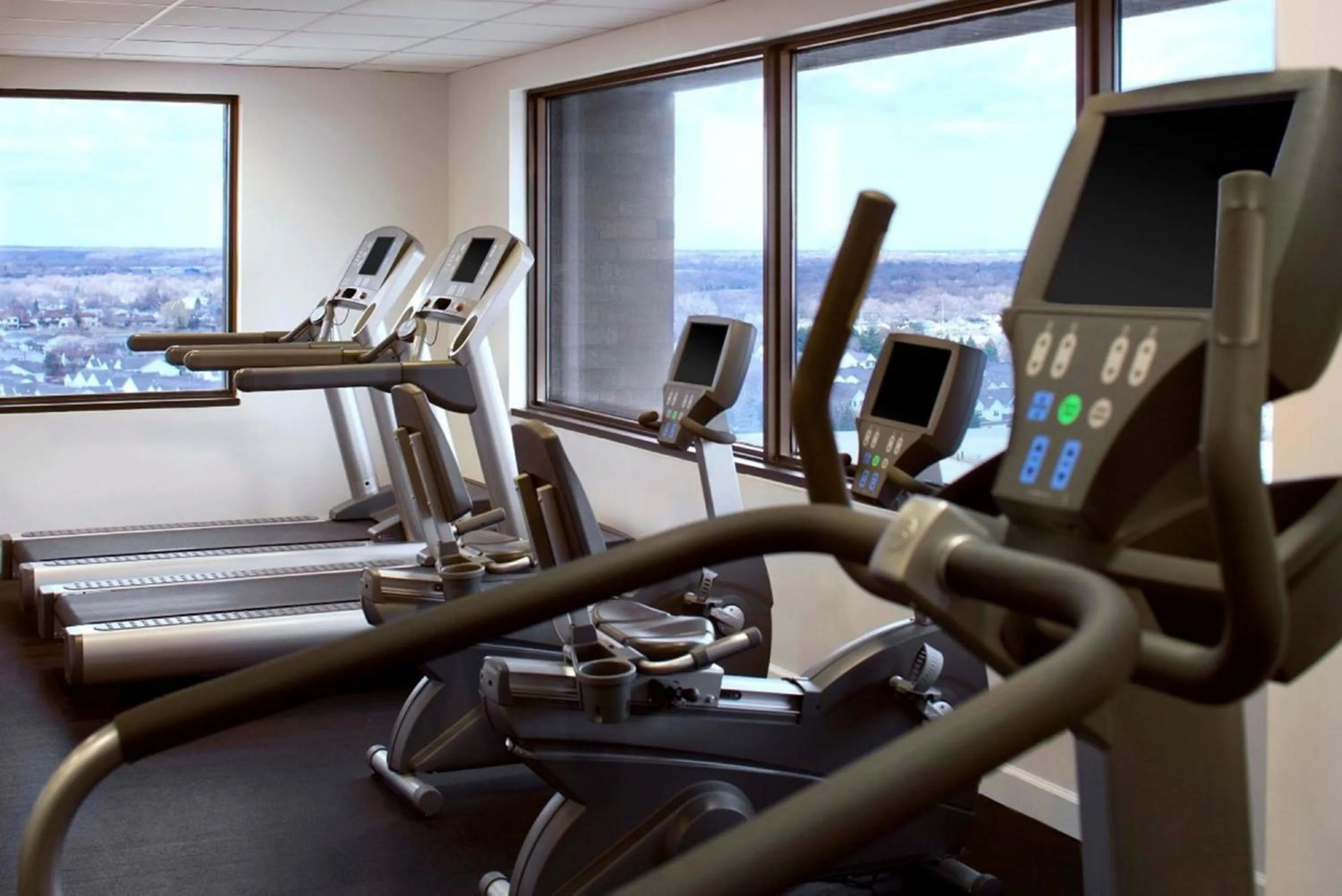 Fitness centre/facilities in The Westin Chicago Northwest