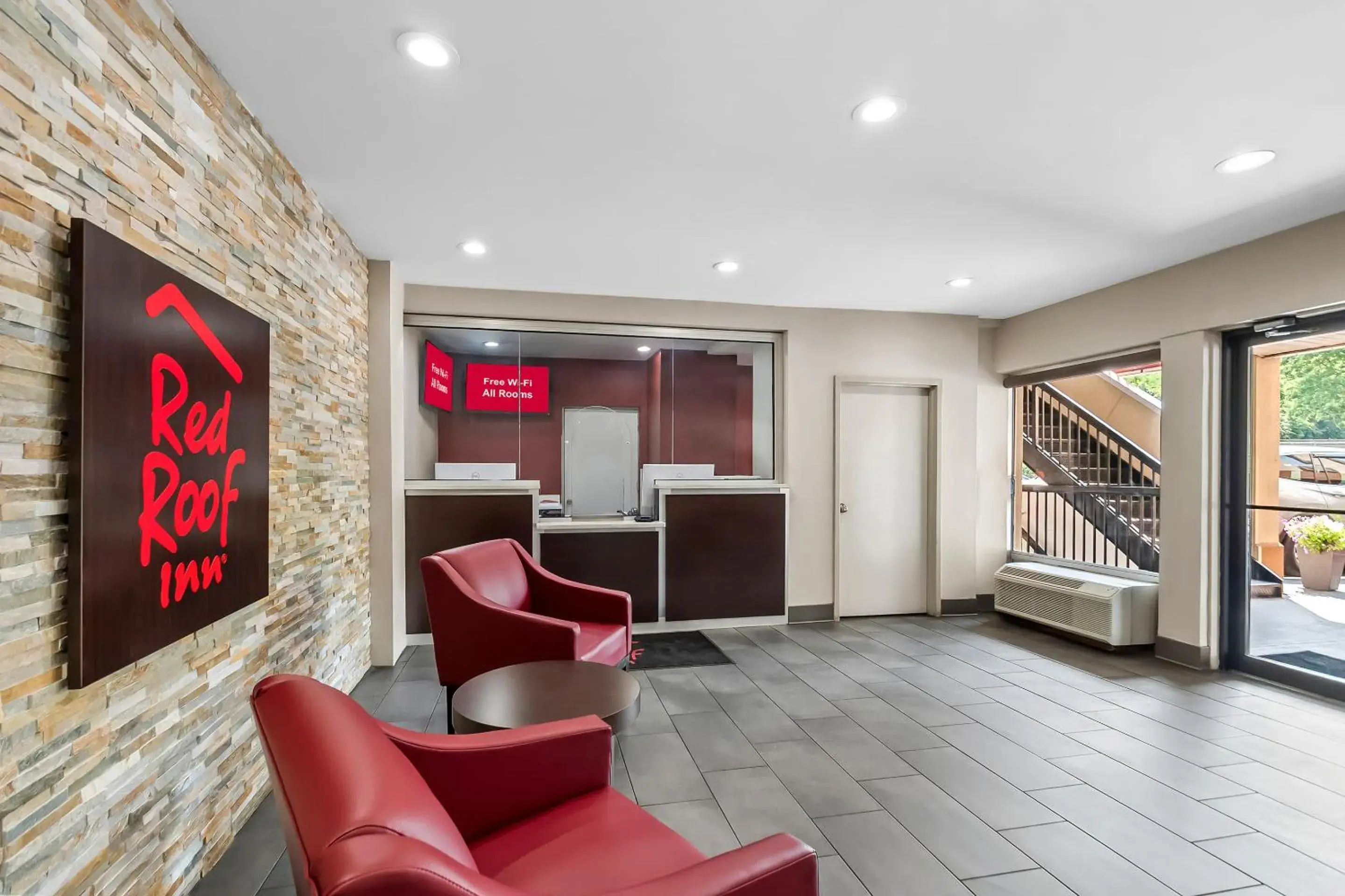 Lobby or reception in Red Roof Inn Washington, DC Lobby or reception in Red Roof Inn Washington, DC