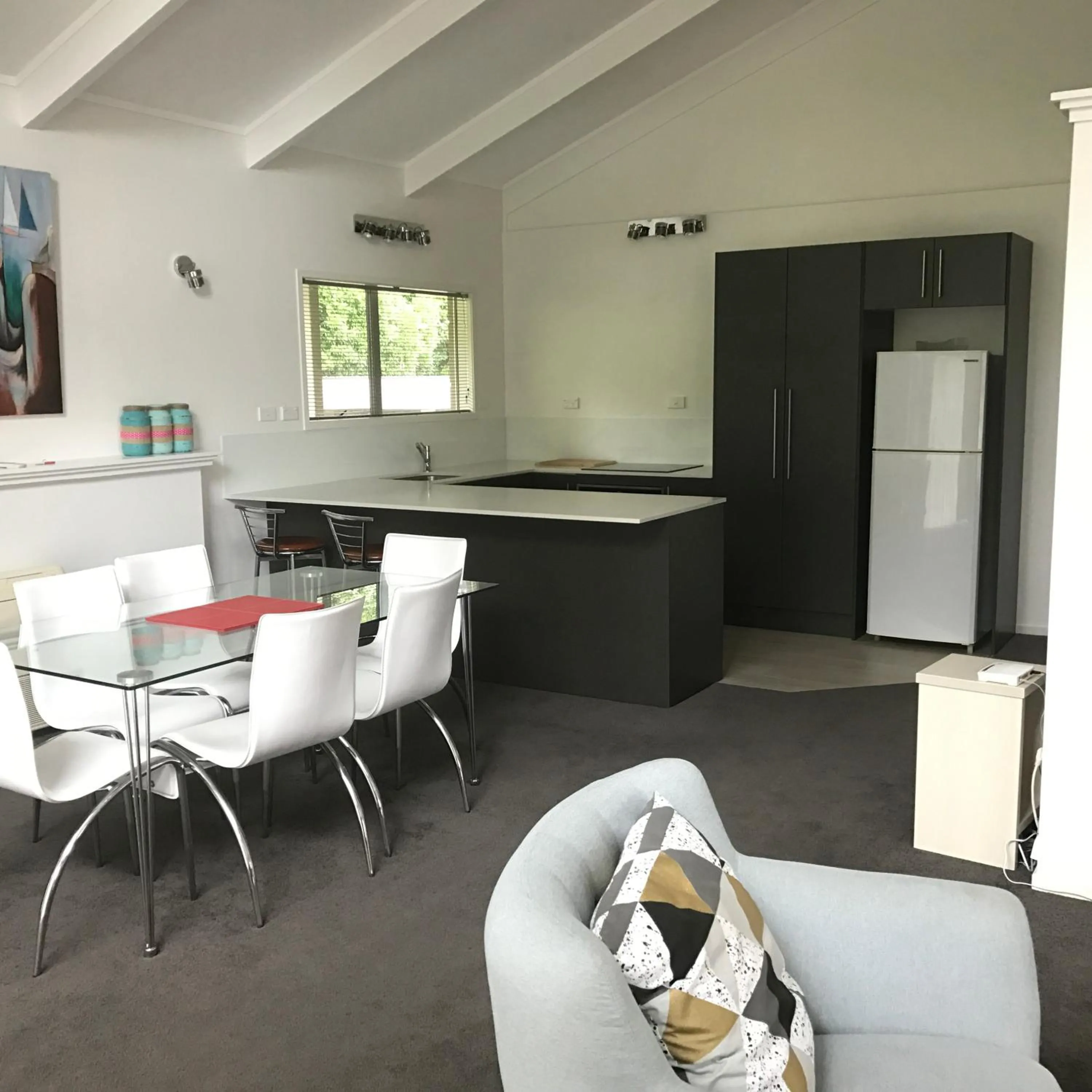 Dining area in Ratanui Villas