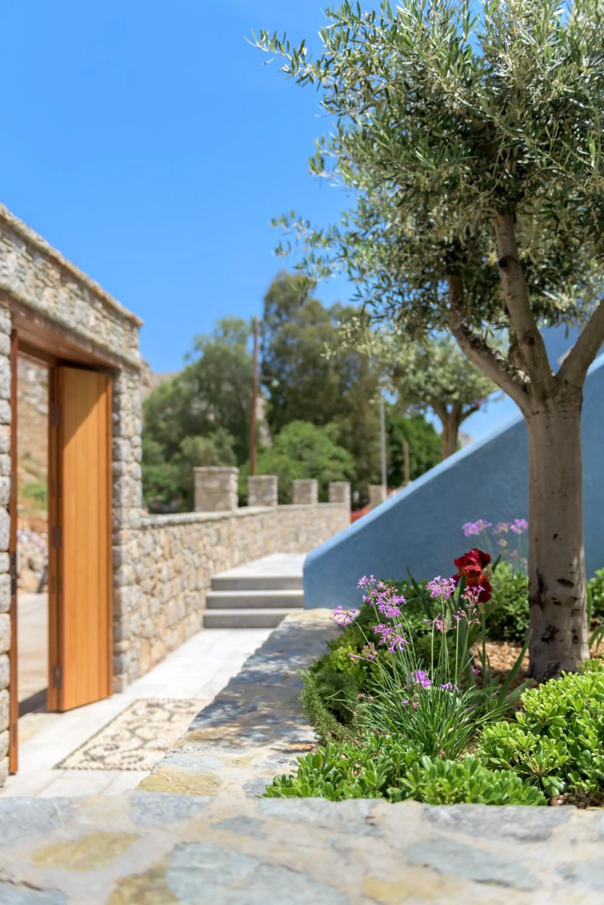 Facade/entrance in Asymi Residences