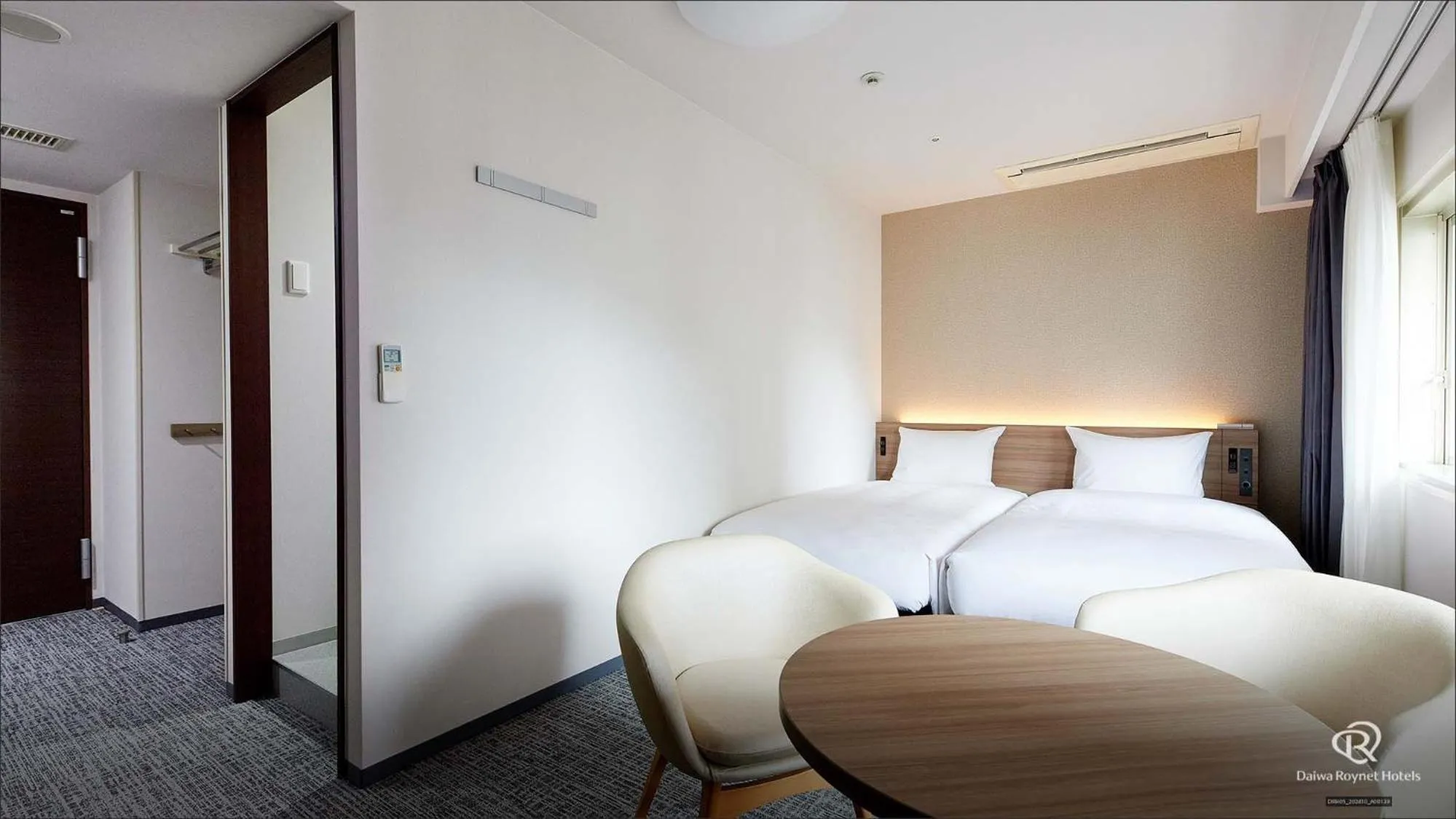 Bed in Daiwa Roynet Hotel Osaka Yotsubashi