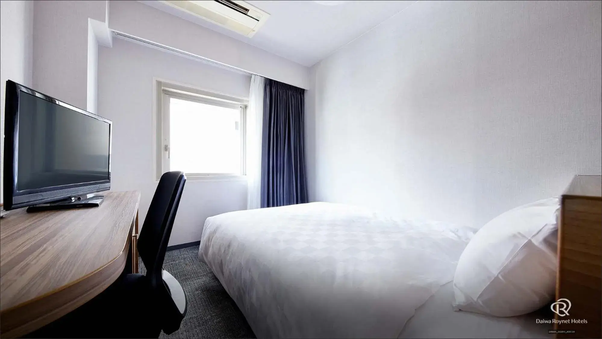 Compact Double Room - single occupancy - Non-Smoking in Daiwa Roynet Hotel Osaka Yotsubashi Compact Double Room - single occupancy - Non-Smoking in Daiwa Roynet Hotel Osaka Yotsubashi